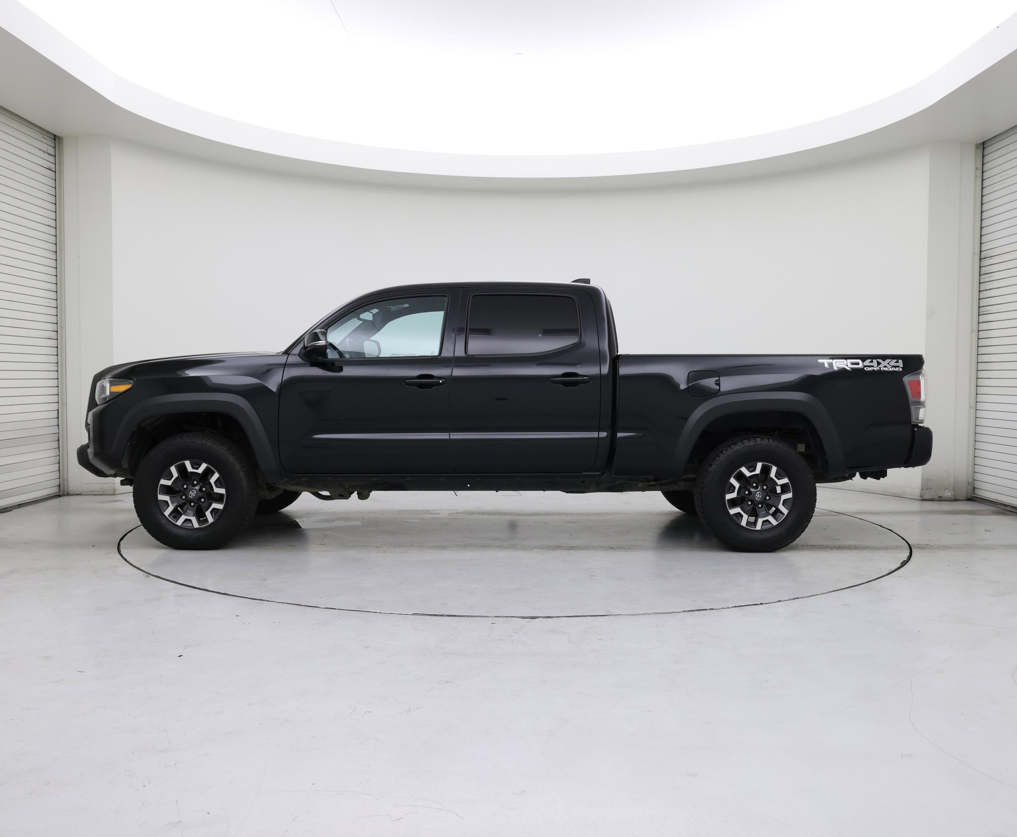 Thumbnail: 2021 Toyota Tacoma - 3