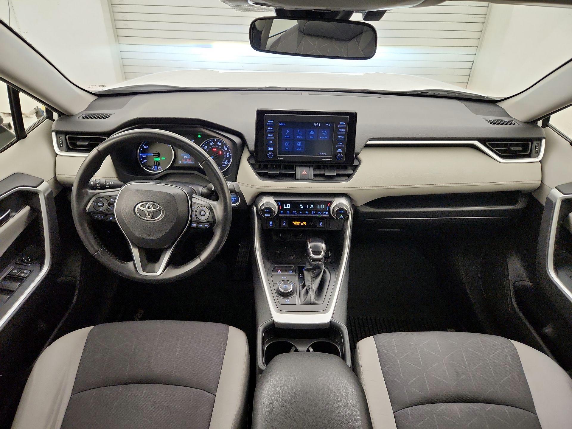 Thumbnail: 2021 Toyota RAV4 - 9