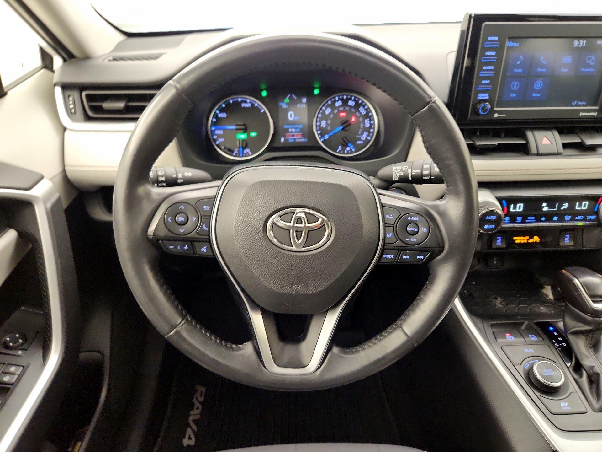 Thumbnail: 2021 Toyota RAV4 - 10