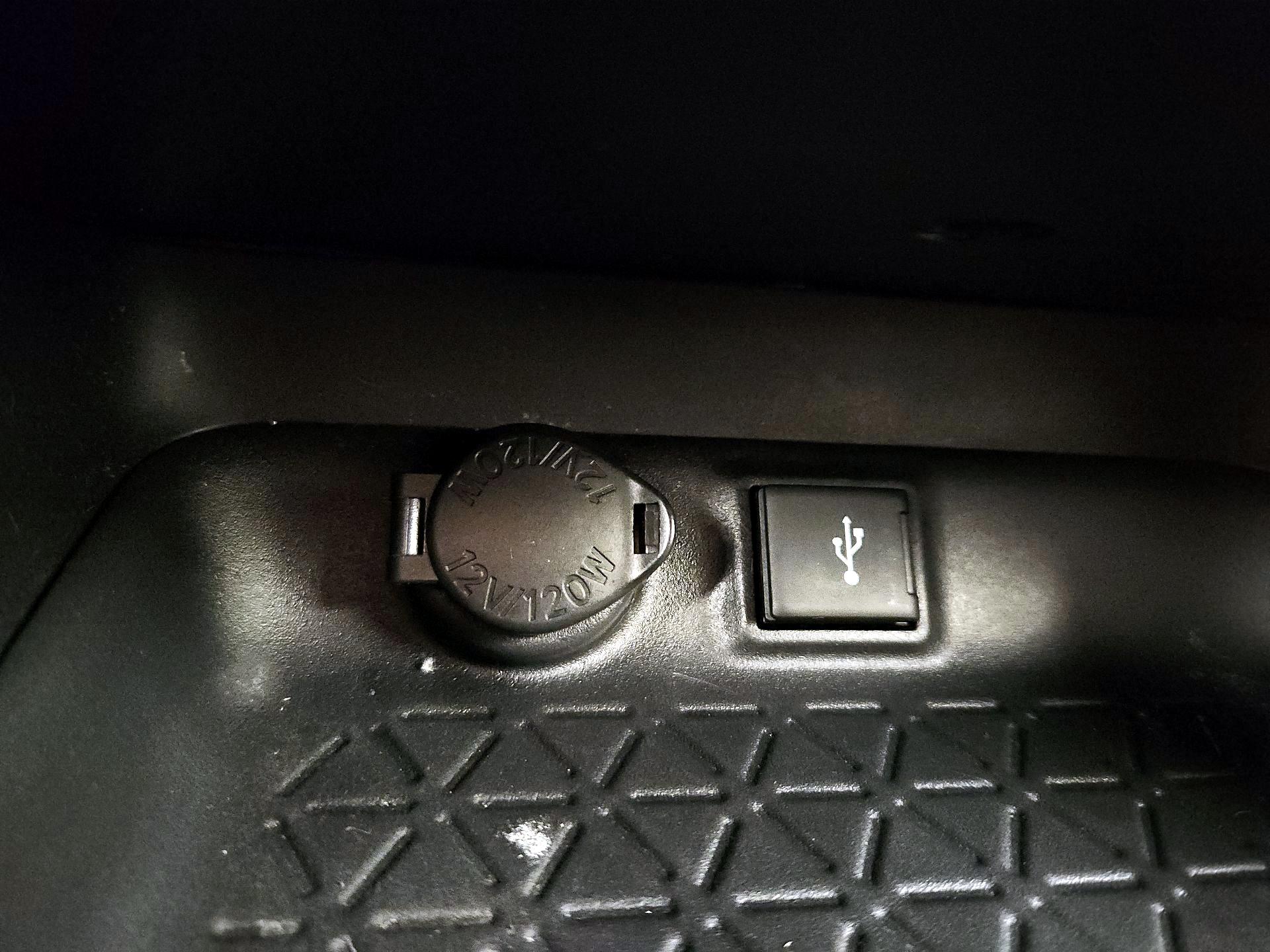 Thumbnail: 2021 Toyota RAV4 - 18