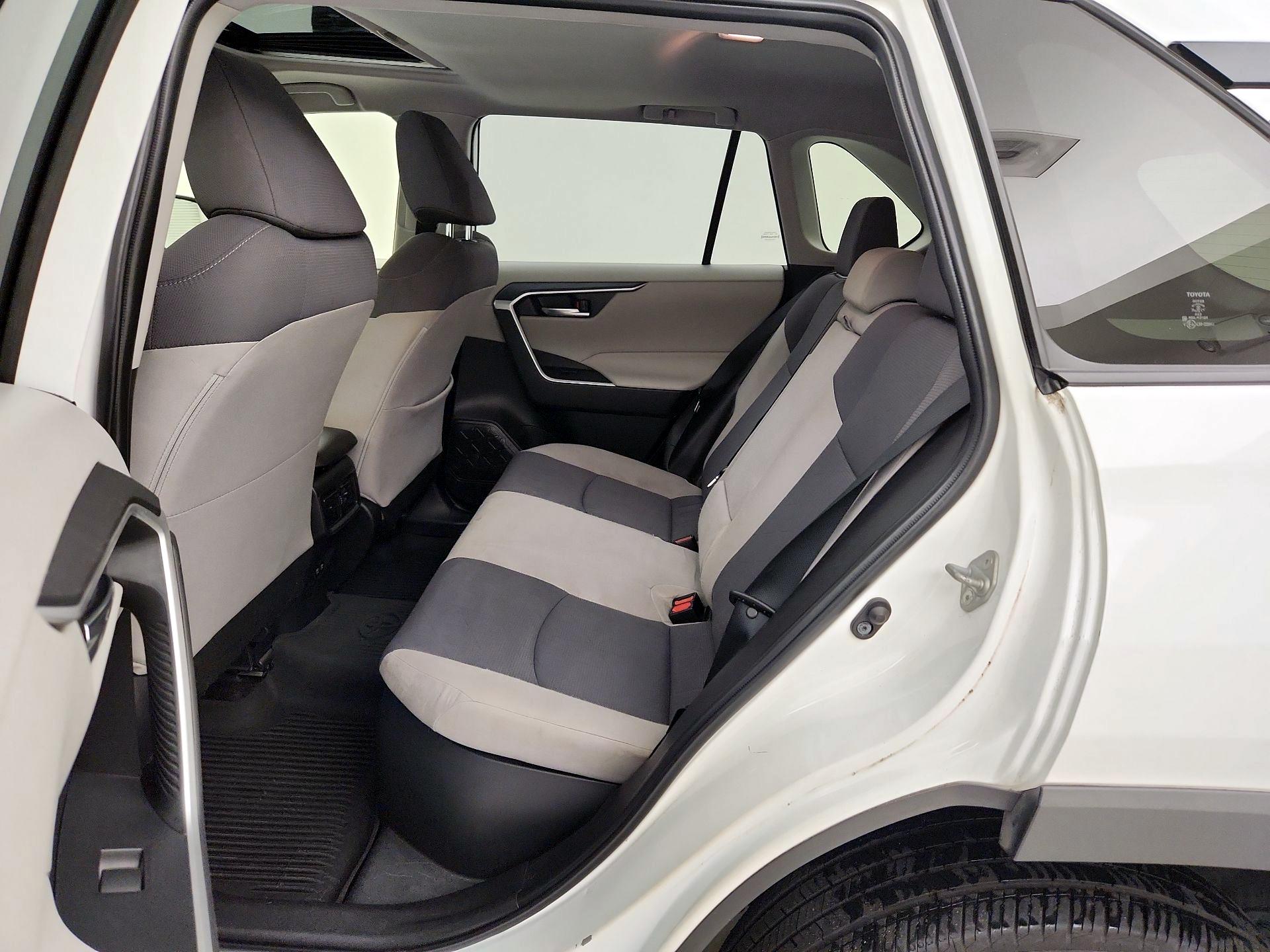 Thumbnail: 2021 Toyota RAV4 - 20
