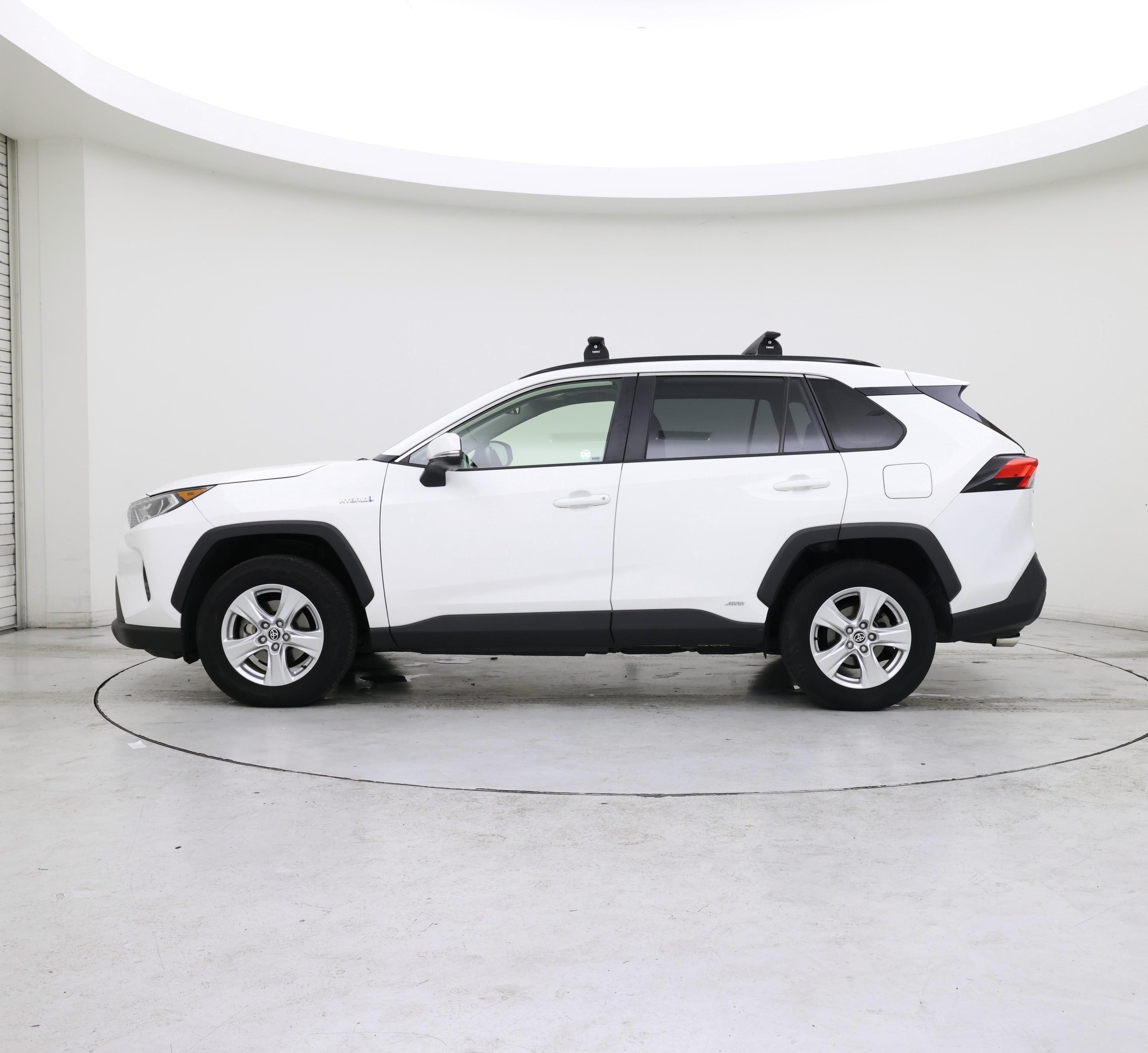 Thumbnail: 2021 Toyota RAV4 - 3