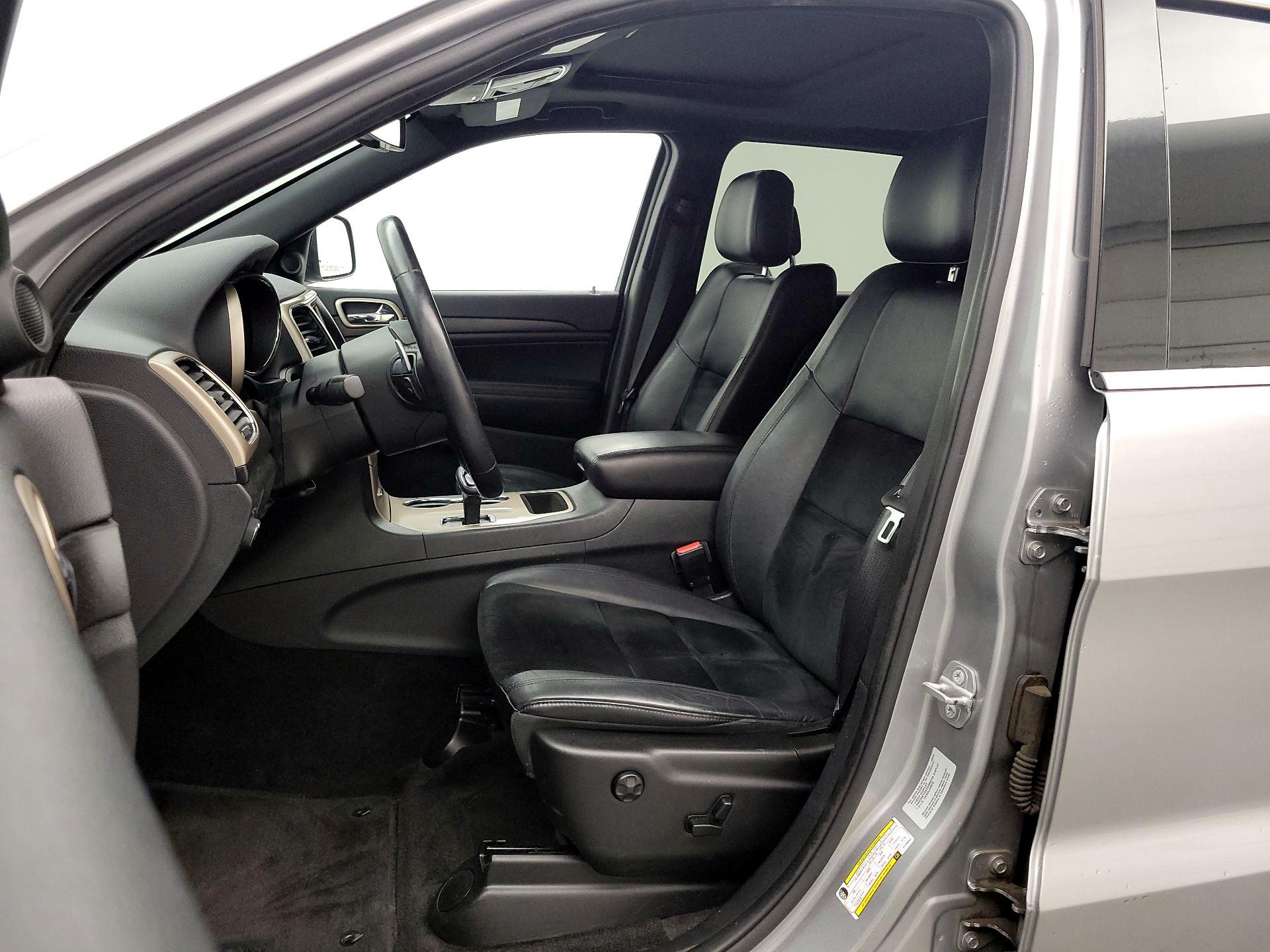 Thumbnail: 2015 Jeep Grand Cherokee - 11