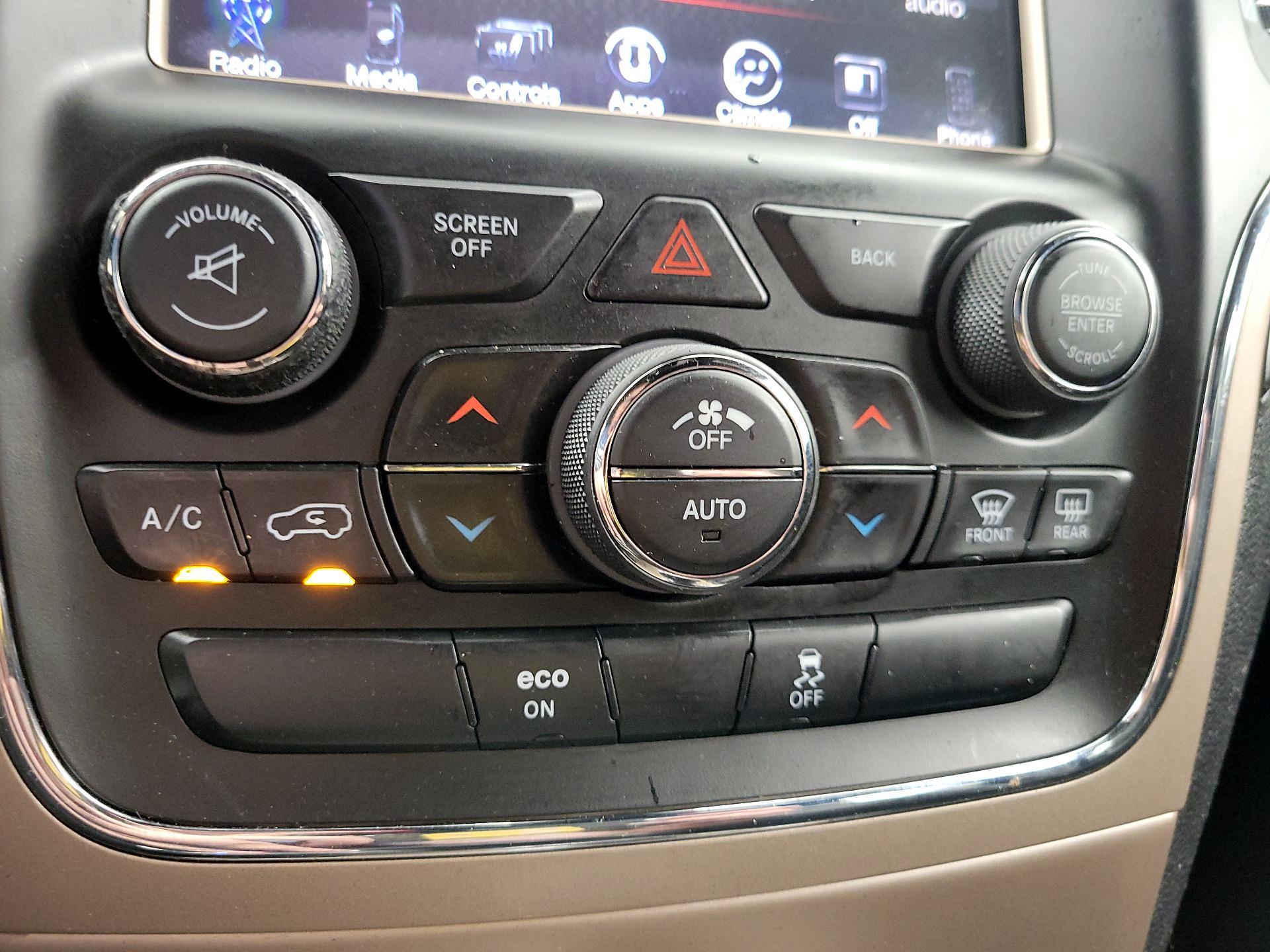 Thumbnail: 2015 Jeep Grand Cherokee - 15