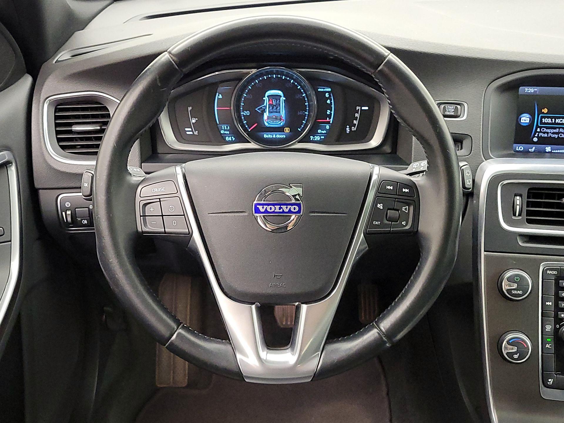 Thumbnail: 2015 Volvo V60 - 10