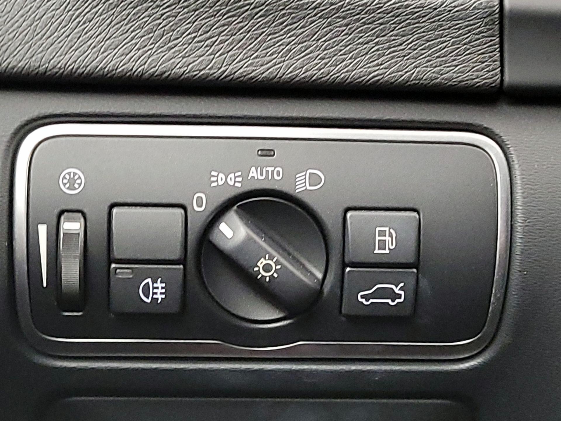 Thumbnail: 2015 Volvo V60 - 13
