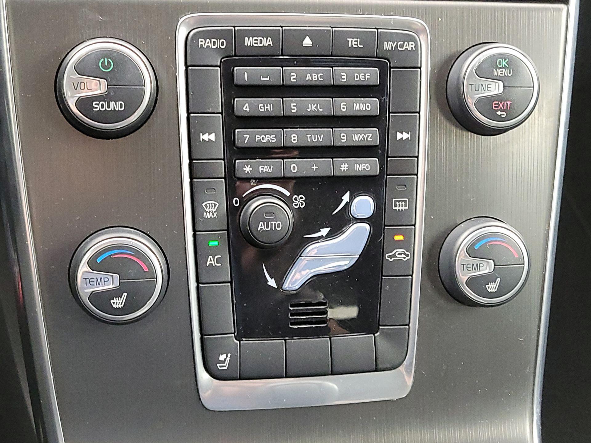 Thumbnail: 2015 Volvo V60 - 15