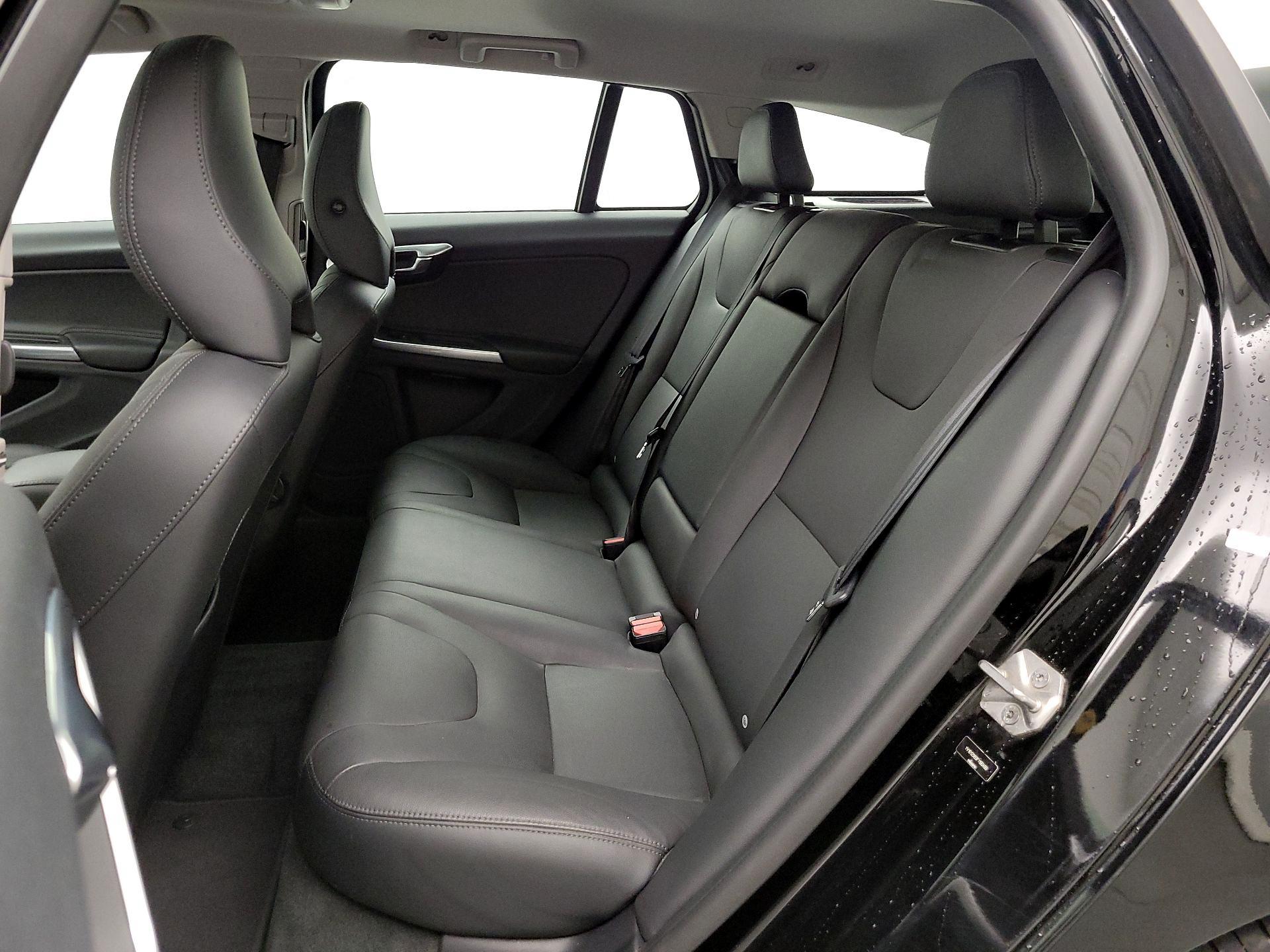 Thumbnail: 2015 Volvo V60 - 19