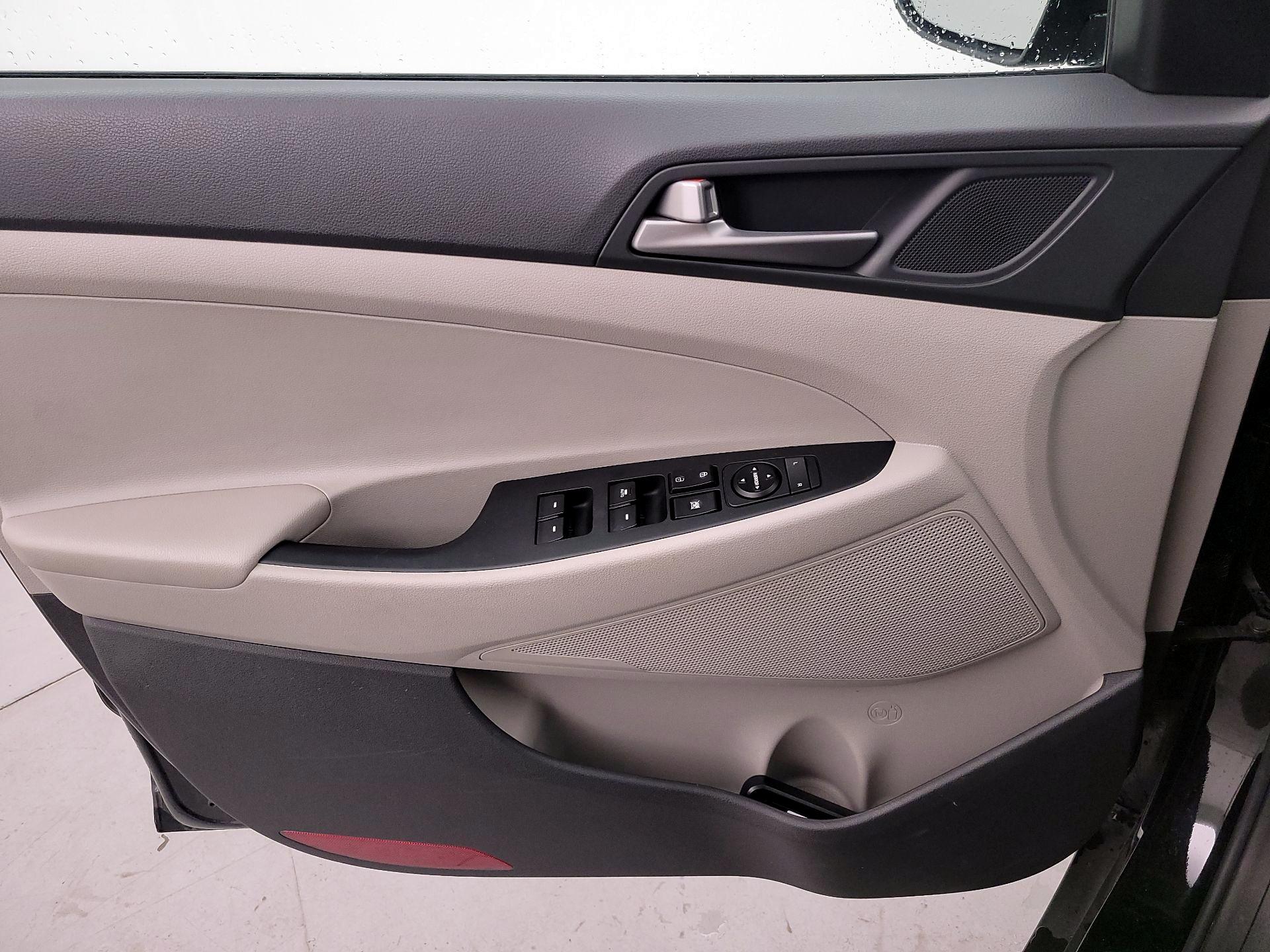 Thumbnail: 2017 Hyundai Tucson - 12
