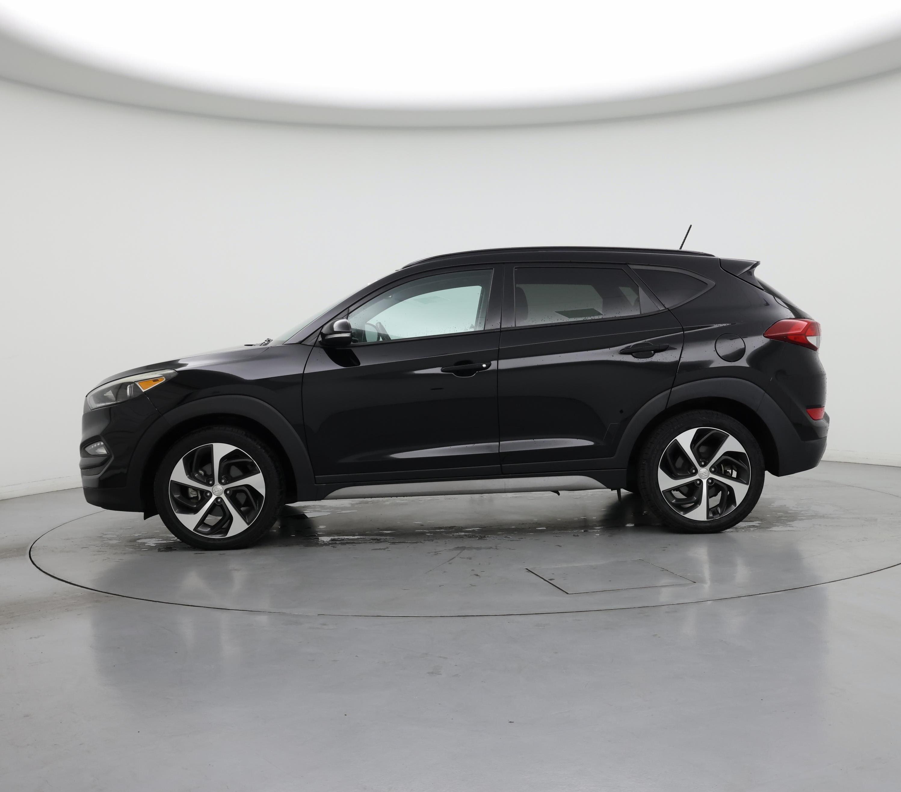 Thumbnail: 2017 Hyundai Tucson - 3