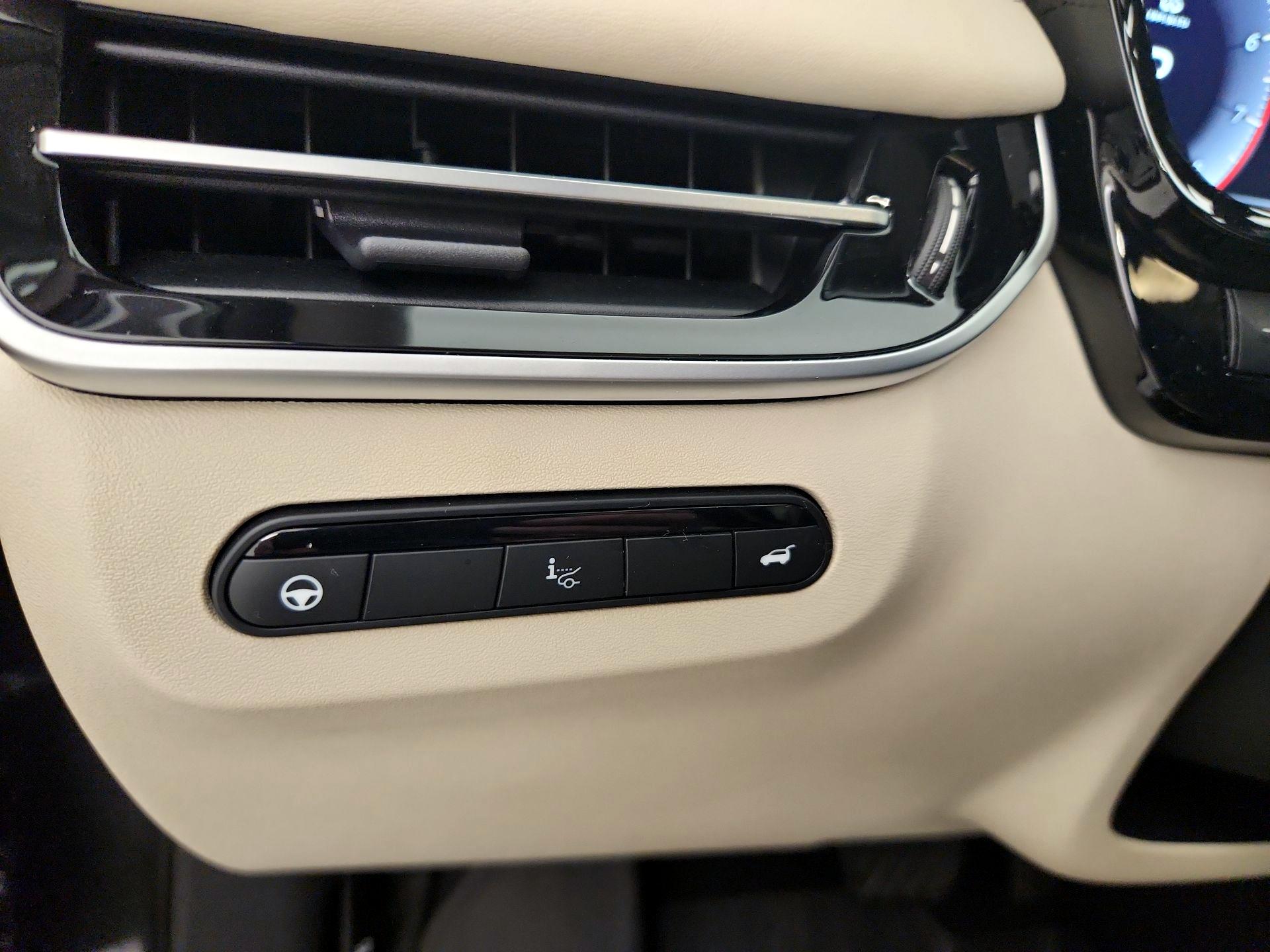 Thumbnail: 2023 INFINITI QX60 - 13