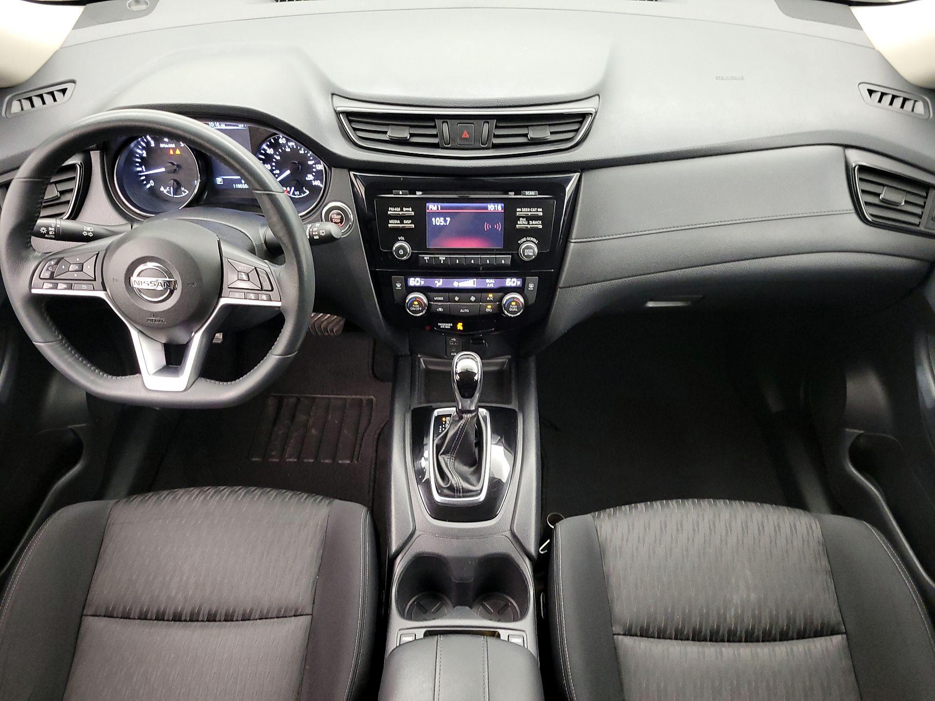 Thumbnail: 2017 Nissan Rogue - 9