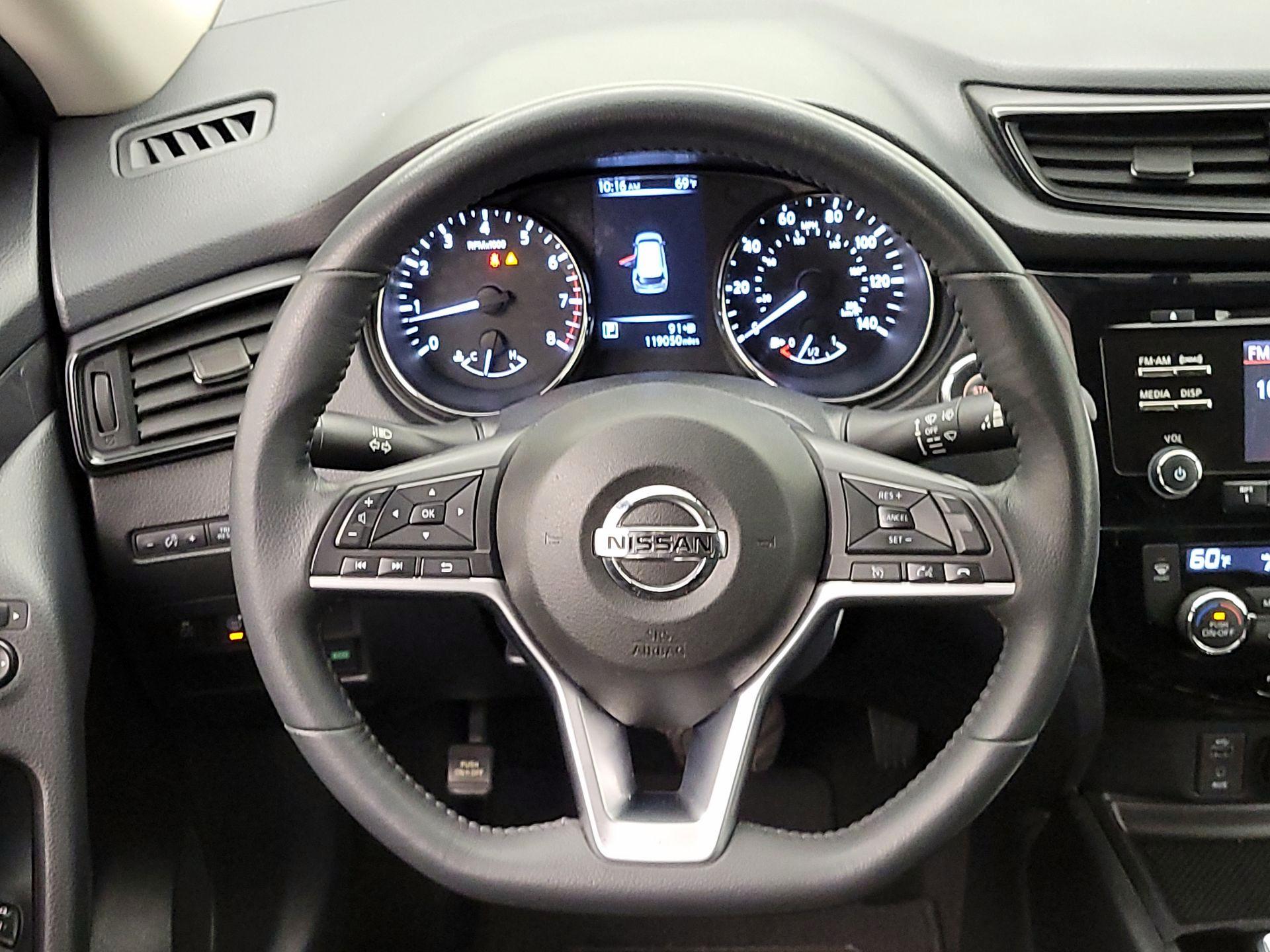 Thumbnail: 2017 Nissan Rogue - 10