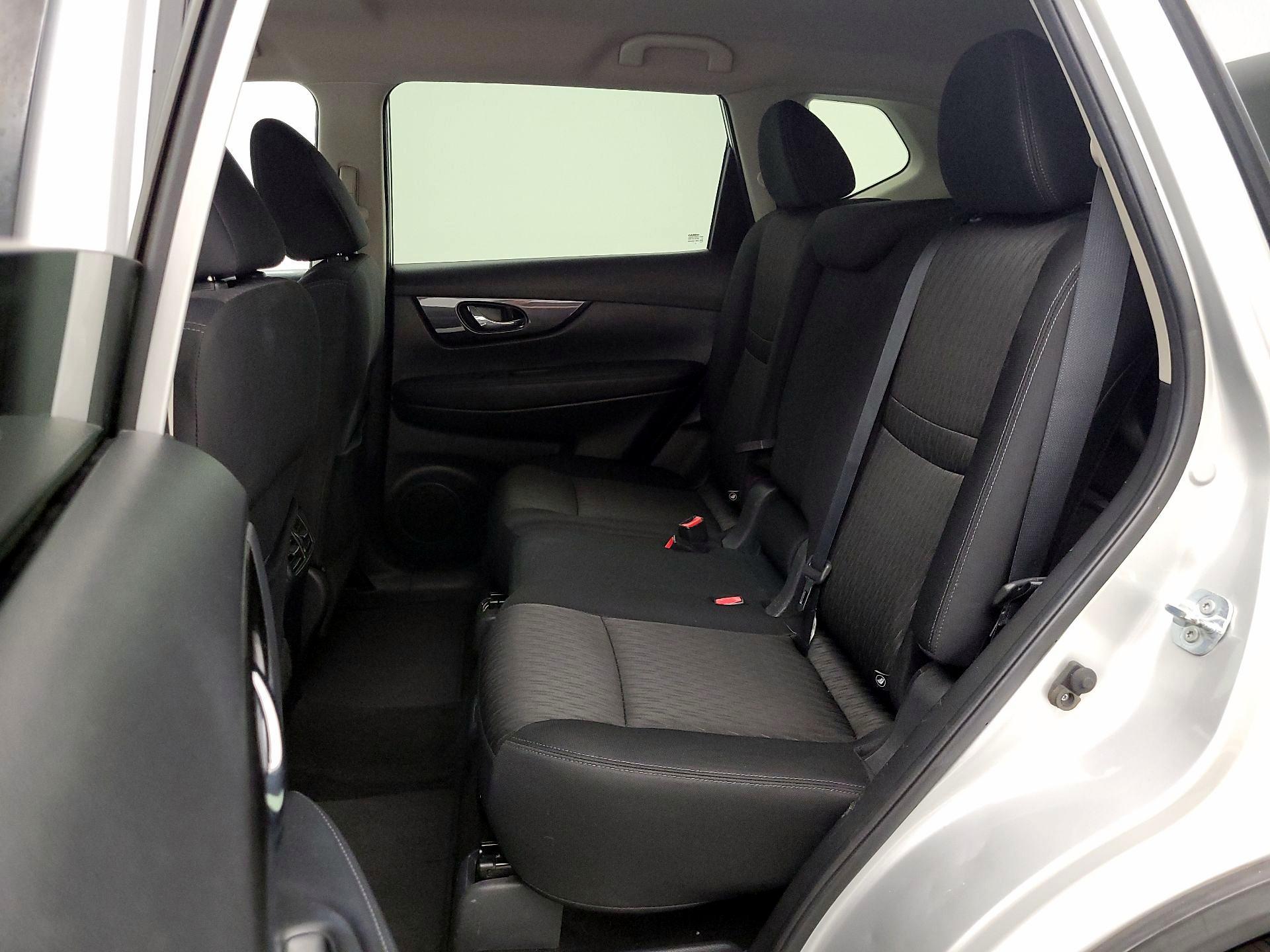 Thumbnail: 2017 Nissan Rogue - 19