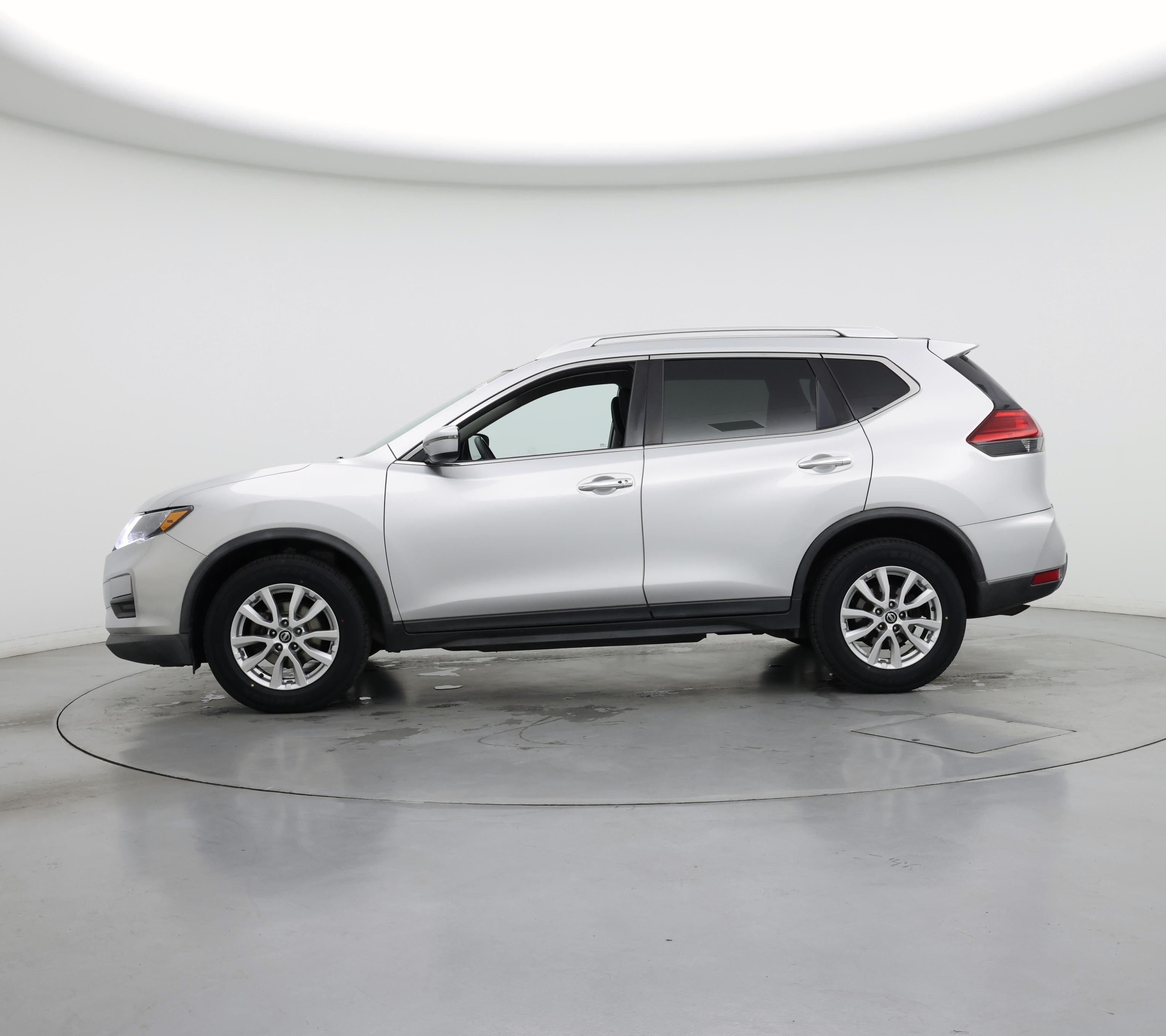 Thumbnail: 2017 Nissan Rogue - 3
