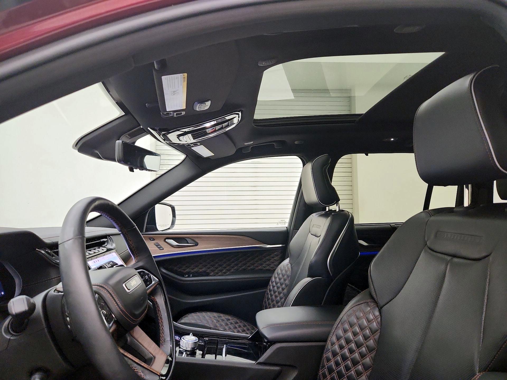Thumbnail: 2022 Jeep Grand Cherokee - 20