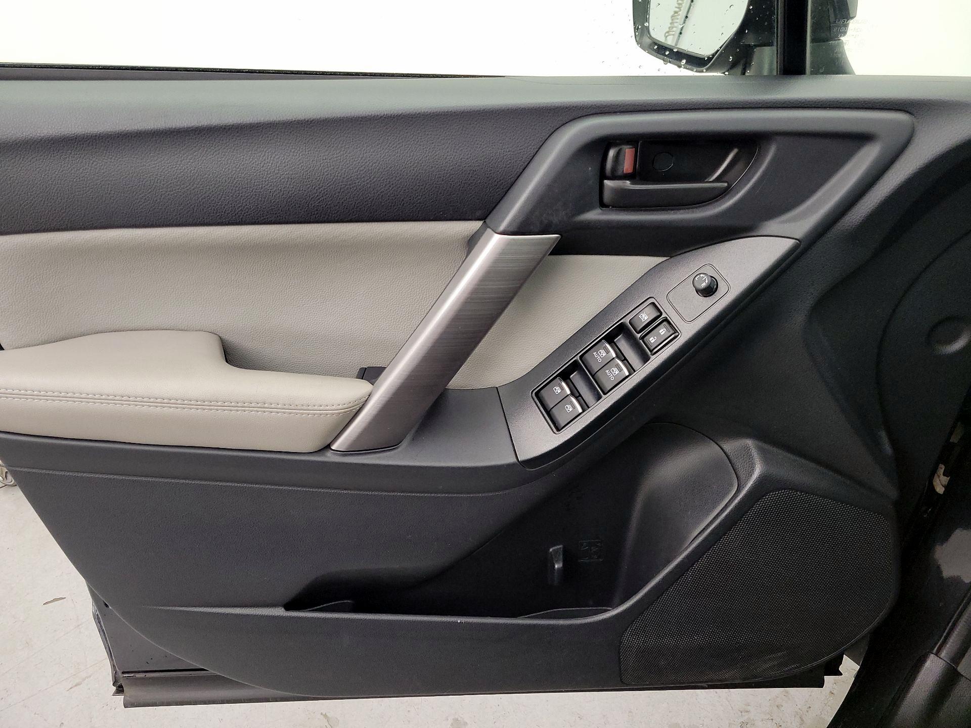 Thumbnail: 2017 Subaru Forester - 12