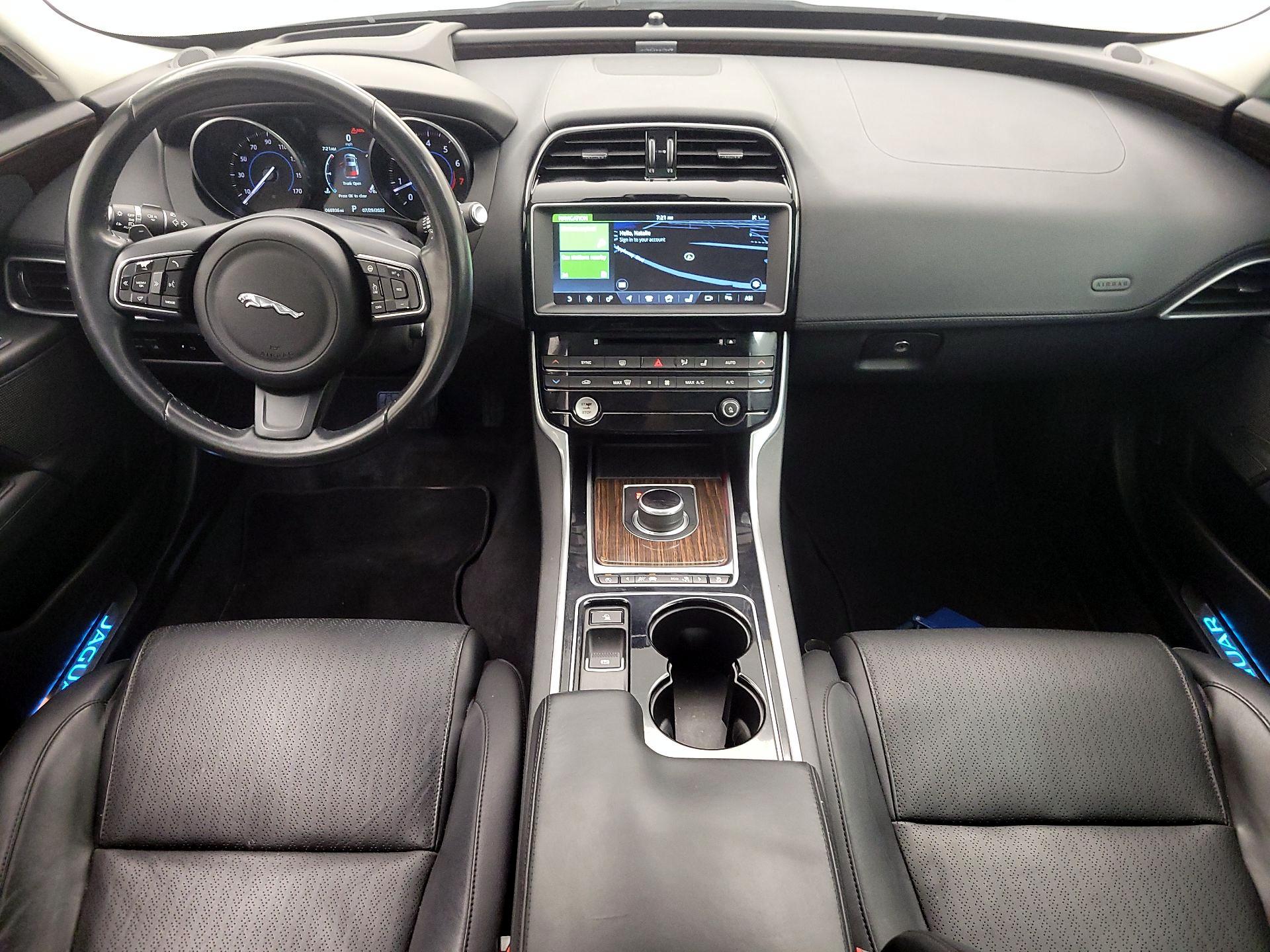 Thumbnail: 2017 Jaguar XE - 9
