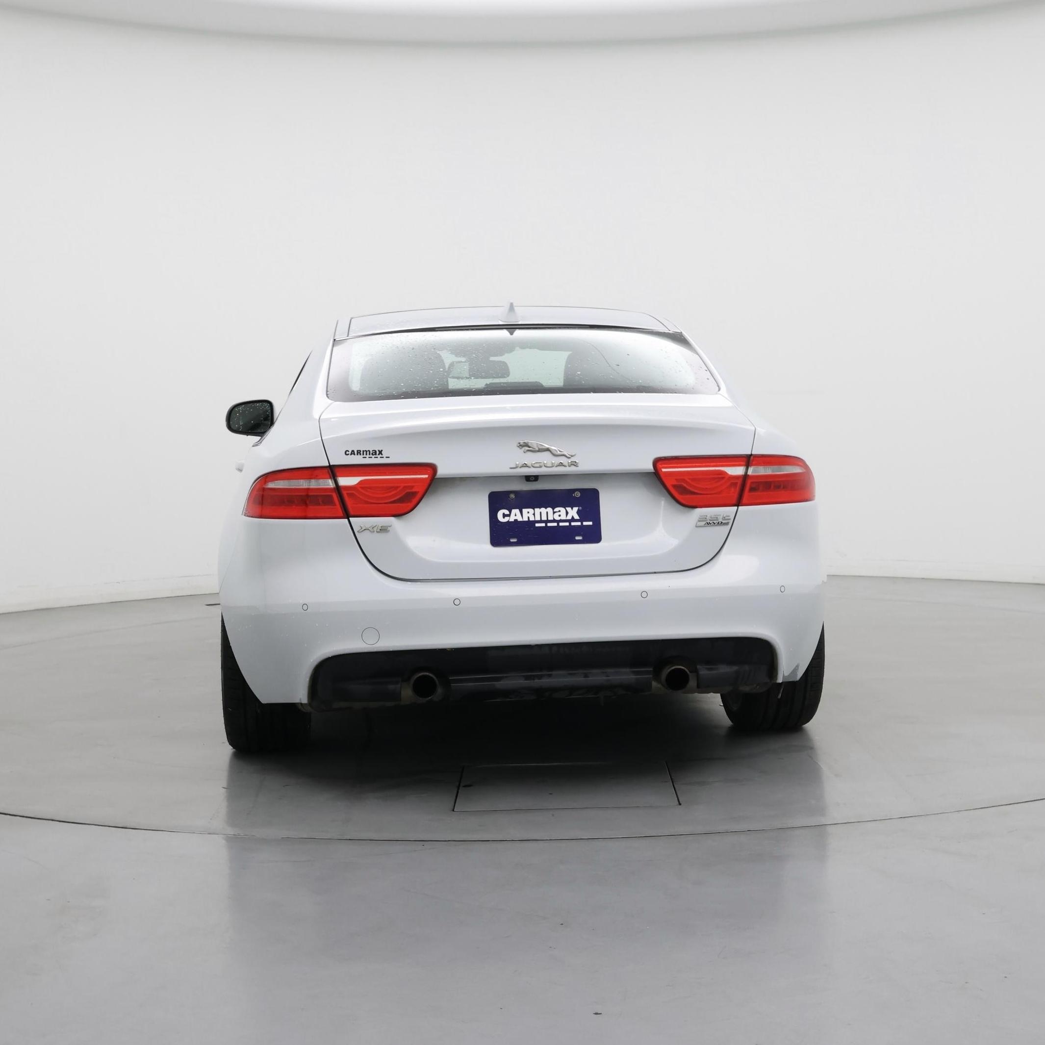 Thumbnail: 2017 Jaguar XE - 6
