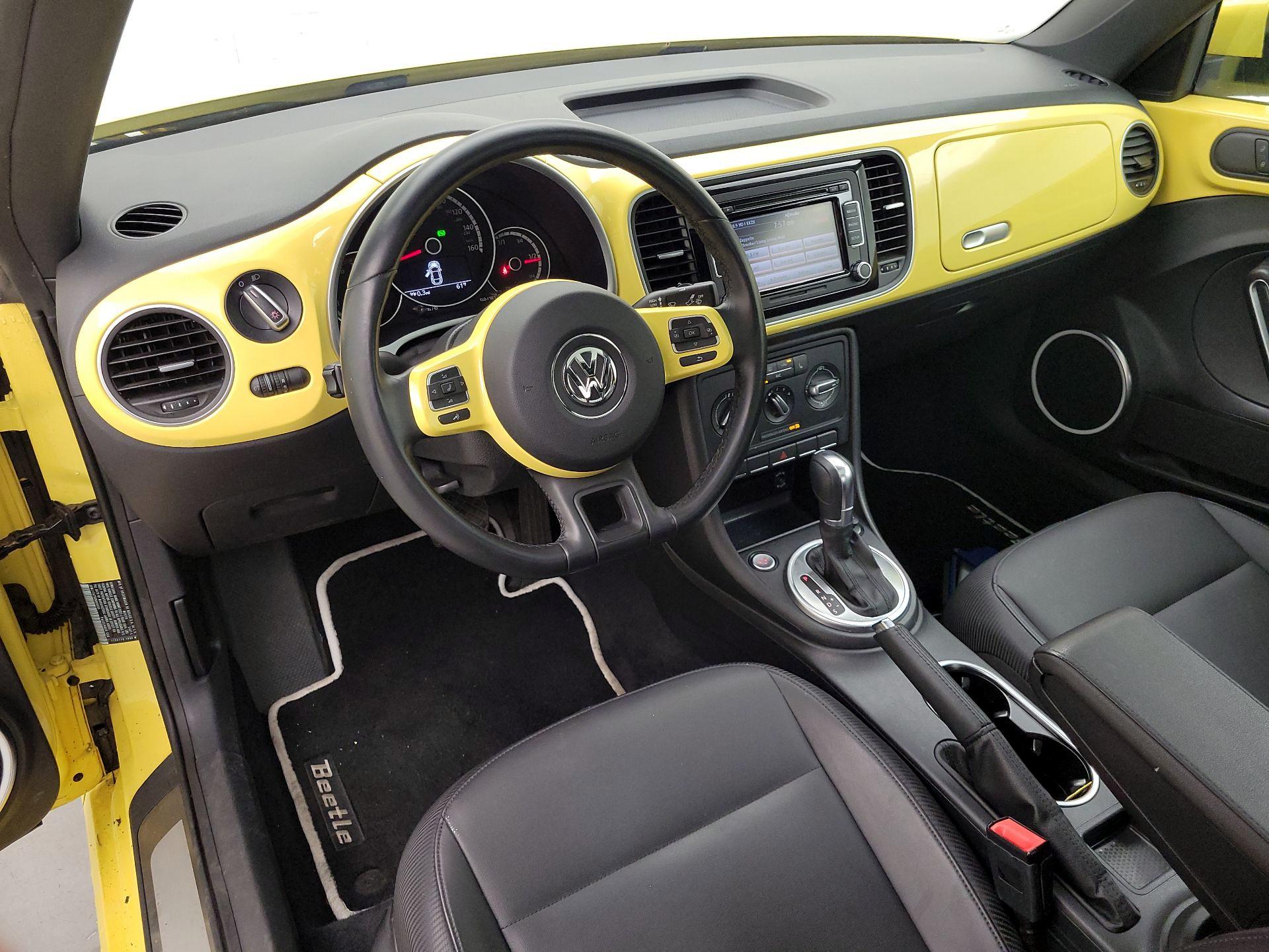 Thumbnail: 2014 Volkswagen Beetle - 9
