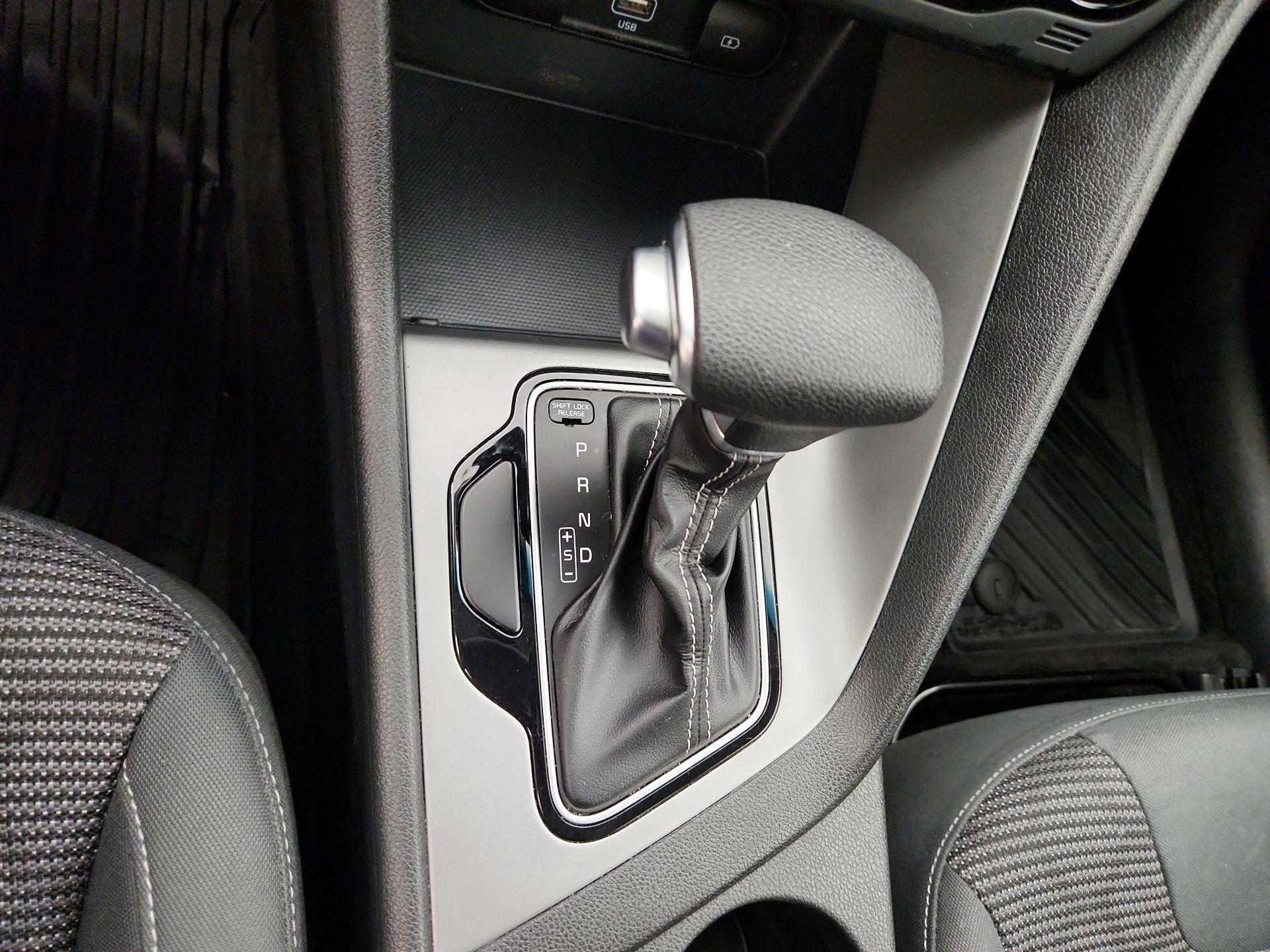 Thumbnail: 2020 Kia Niro - 17