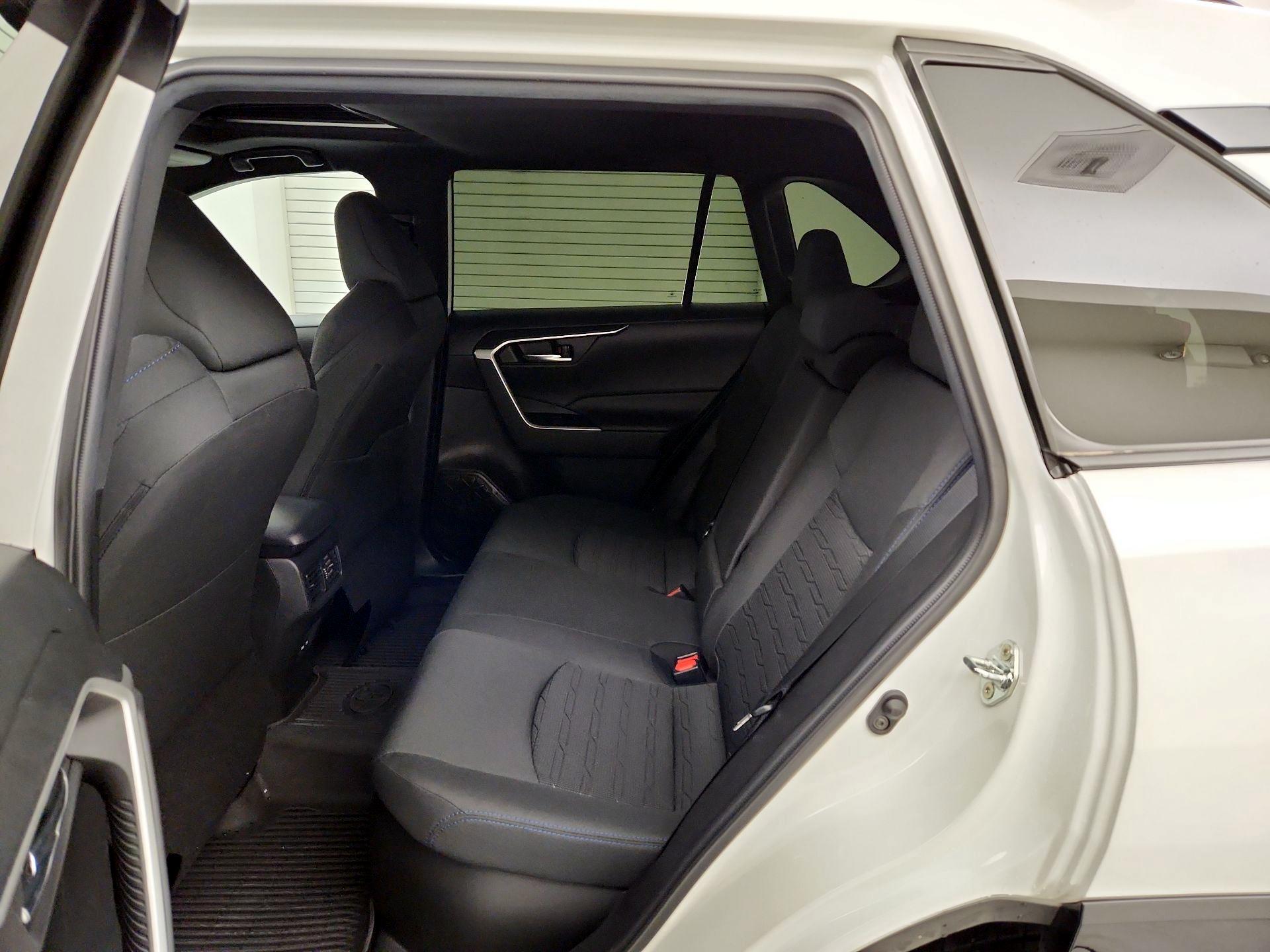 Thumbnail: 2022 Toyota RAV4 - 20