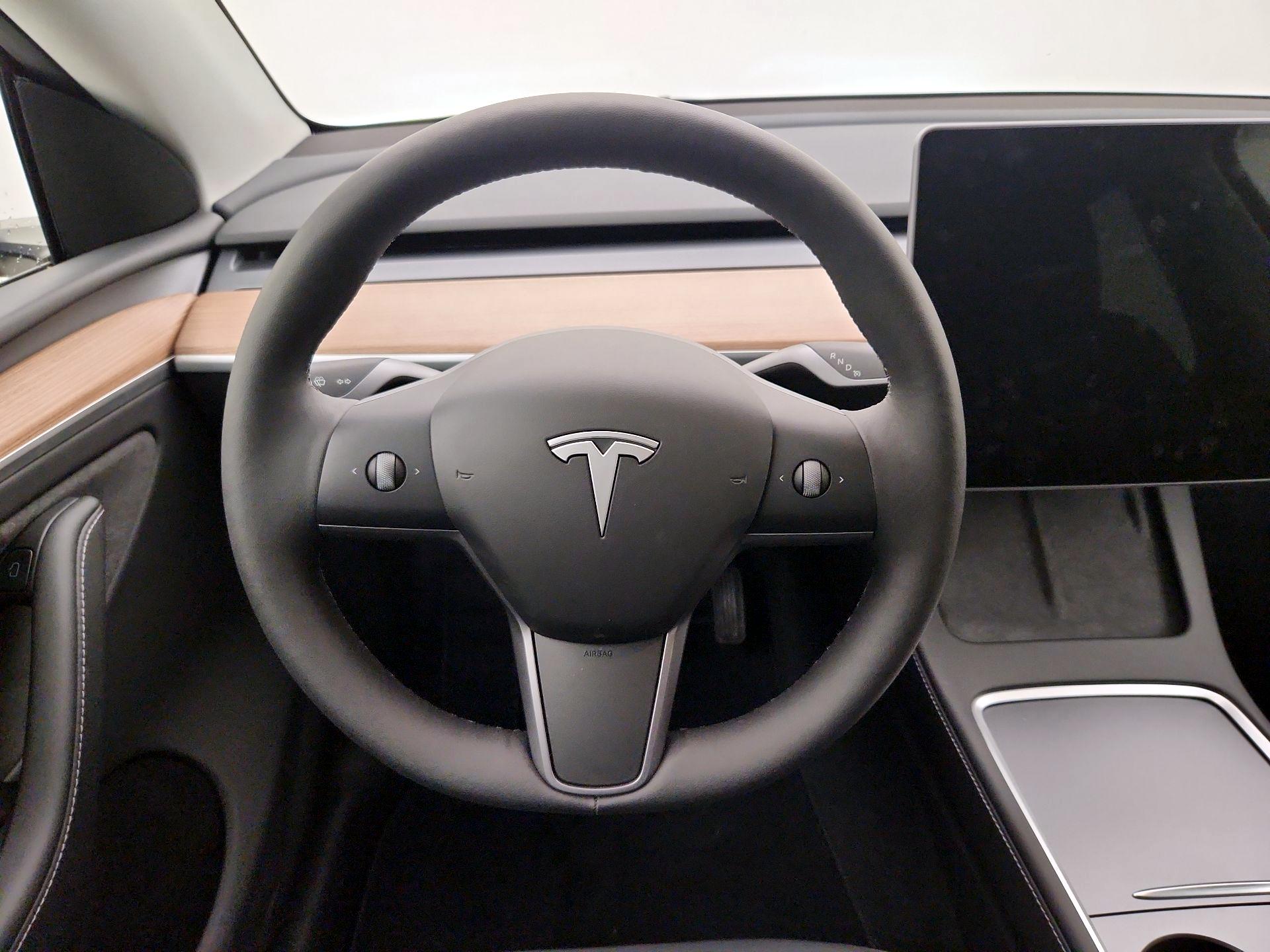 Thumbnail: 2025 Tesla Model Y - 10