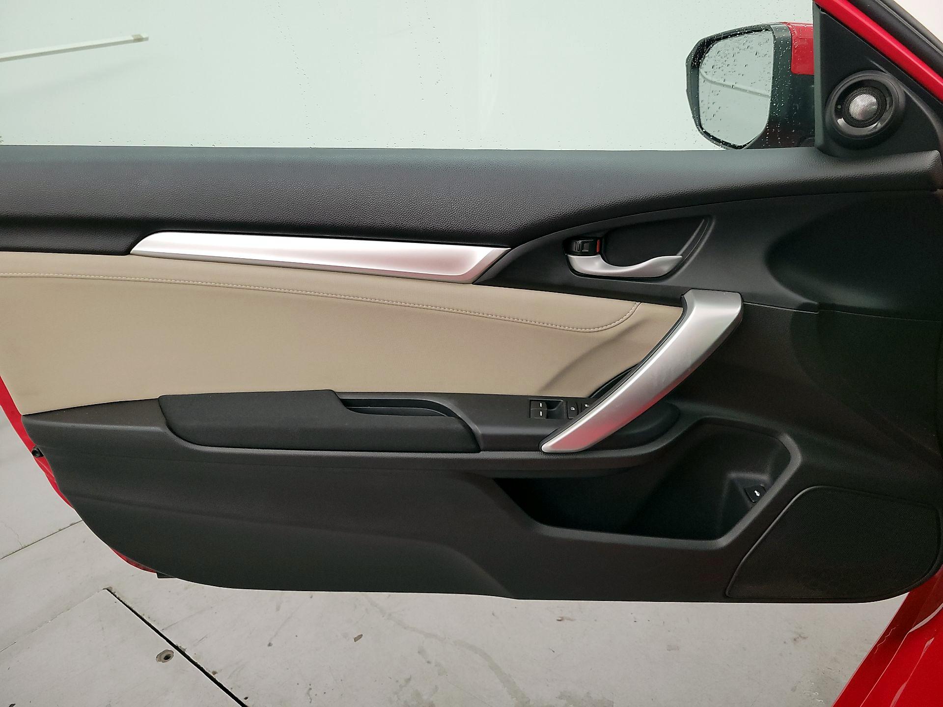 Thumbnail: 2016 Honda Civic - 12
