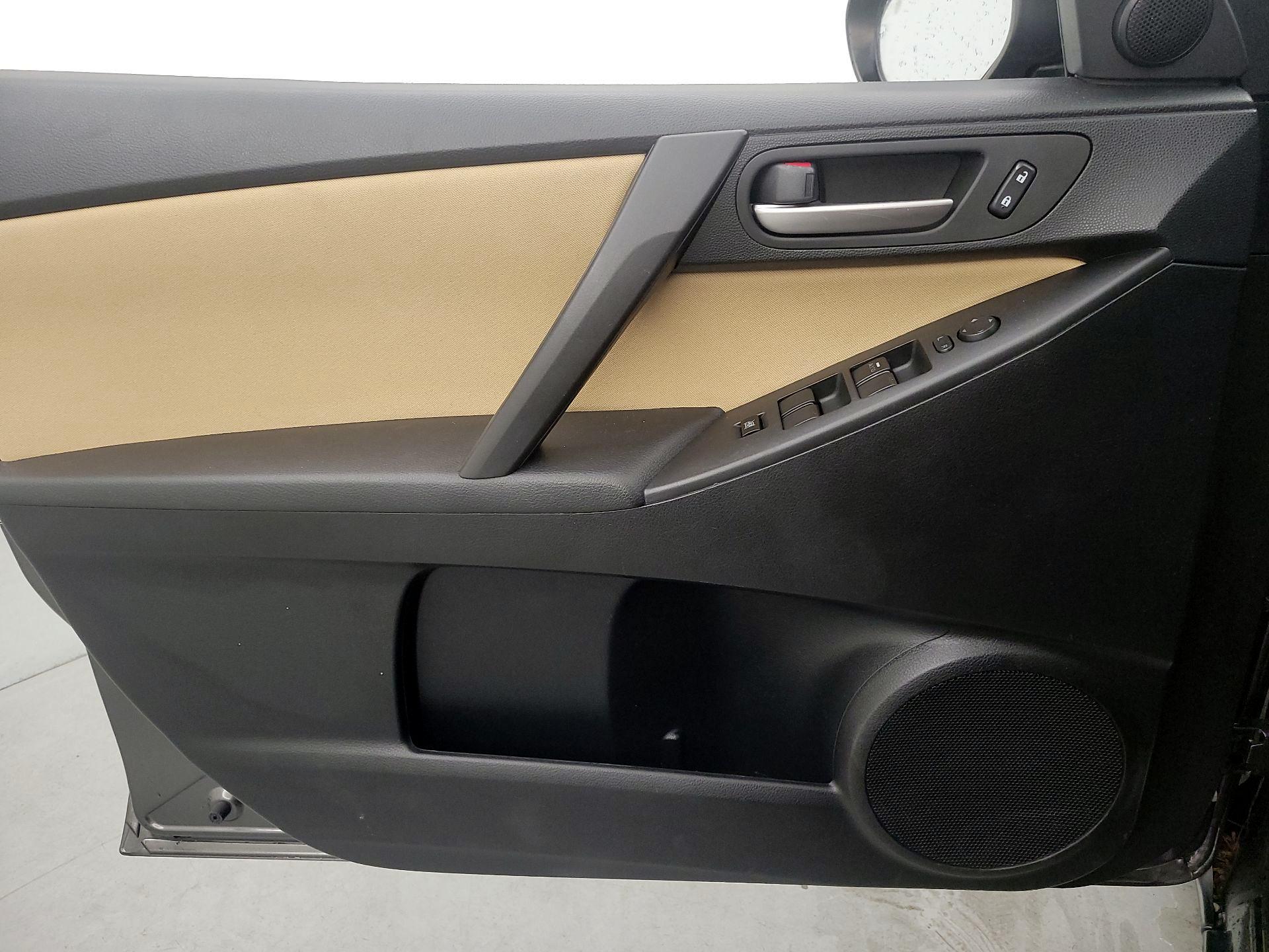 Thumbnail: 2013 Mazda Mazda3 - 12