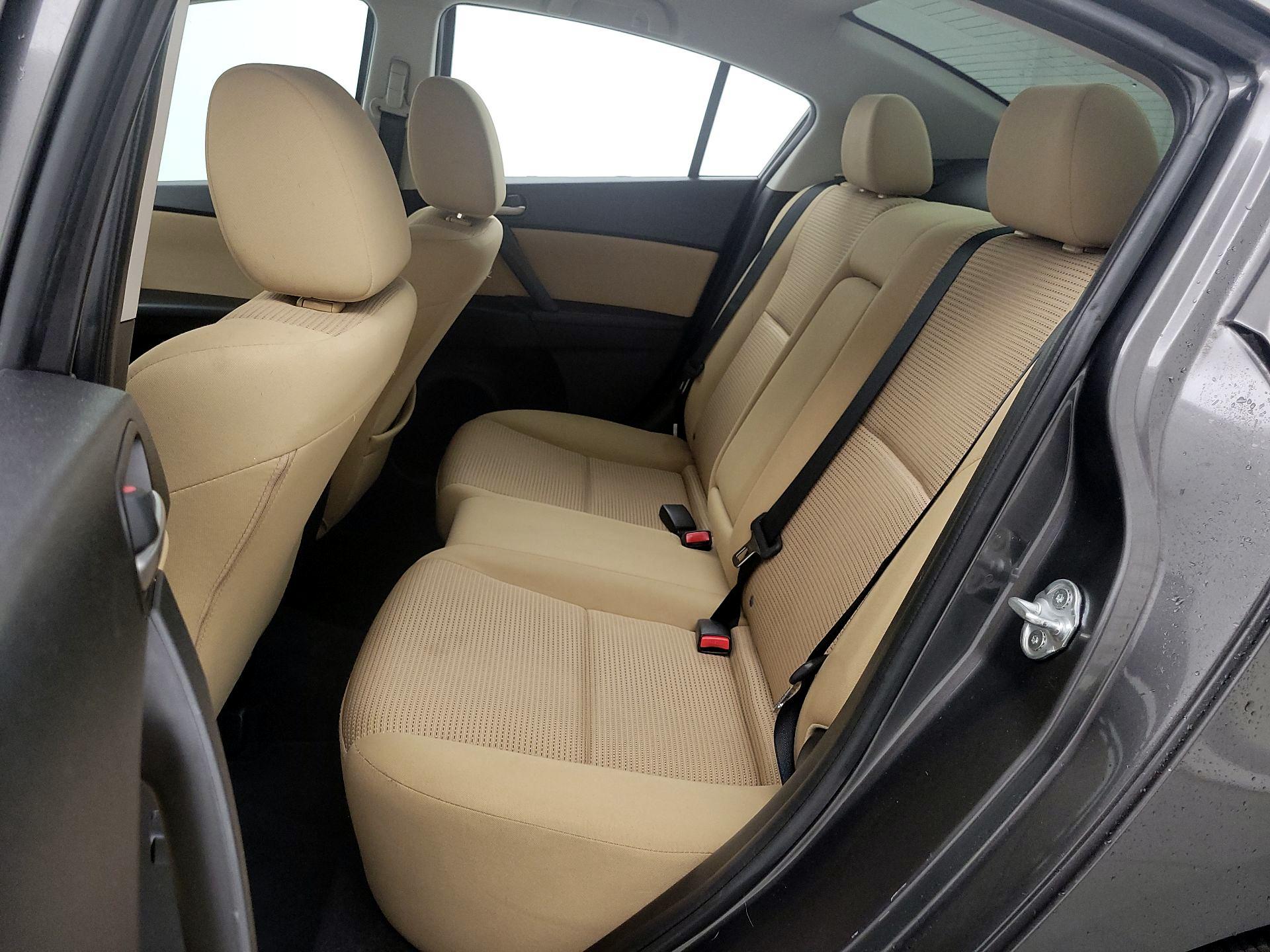 Thumbnail: 2013 Mazda Mazda3 - 18