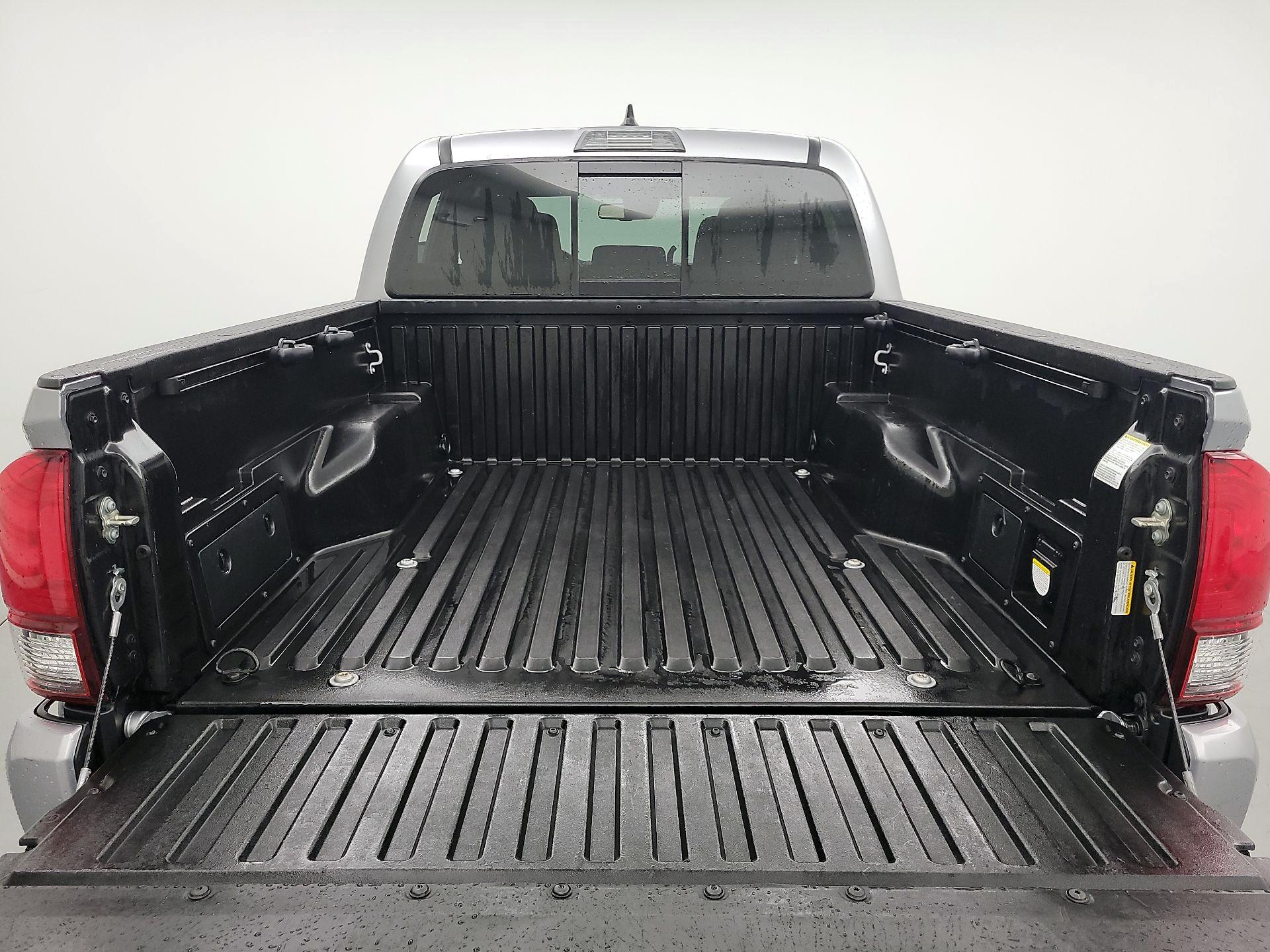 Thumbnail: 2018 Toyota Tacoma - 20