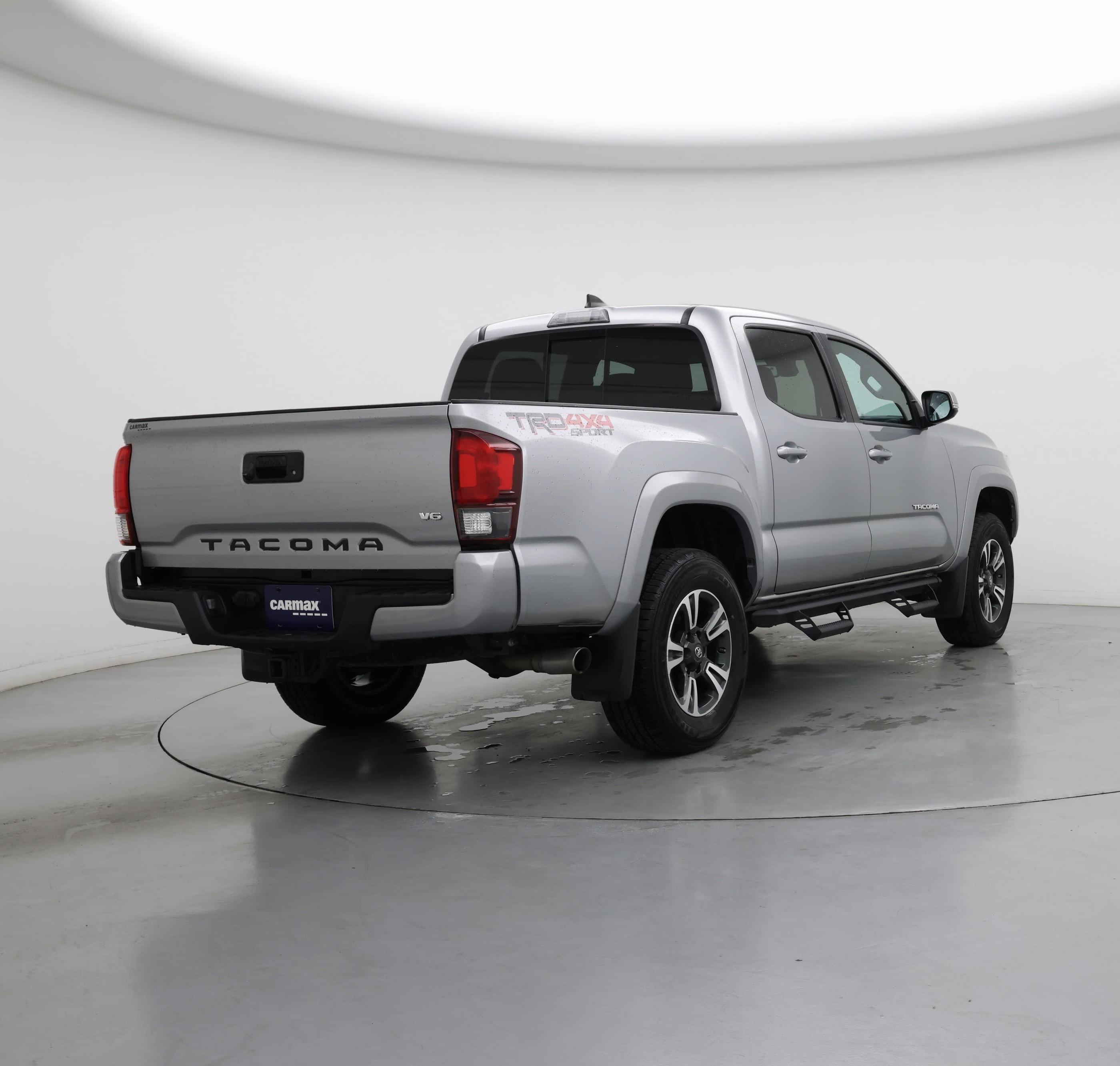 Thumbnail: 2018 Toyota Tacoma - 8