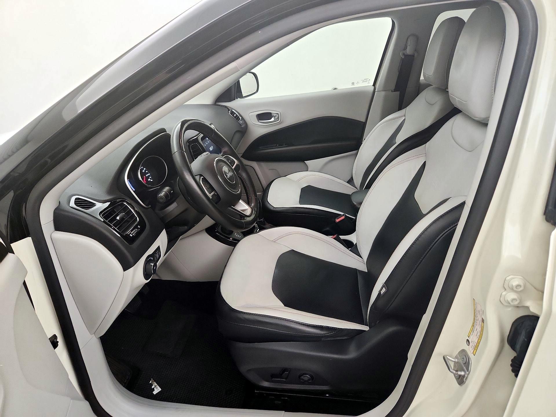Thumbnail: 2018 Jeep Compass - 11