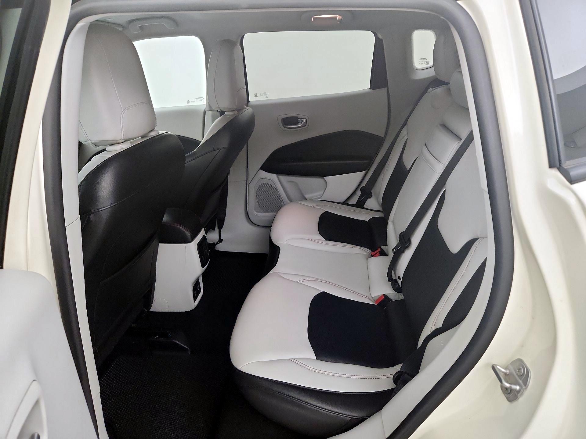 Thumbnail: 2018 Jeep Compass - 19