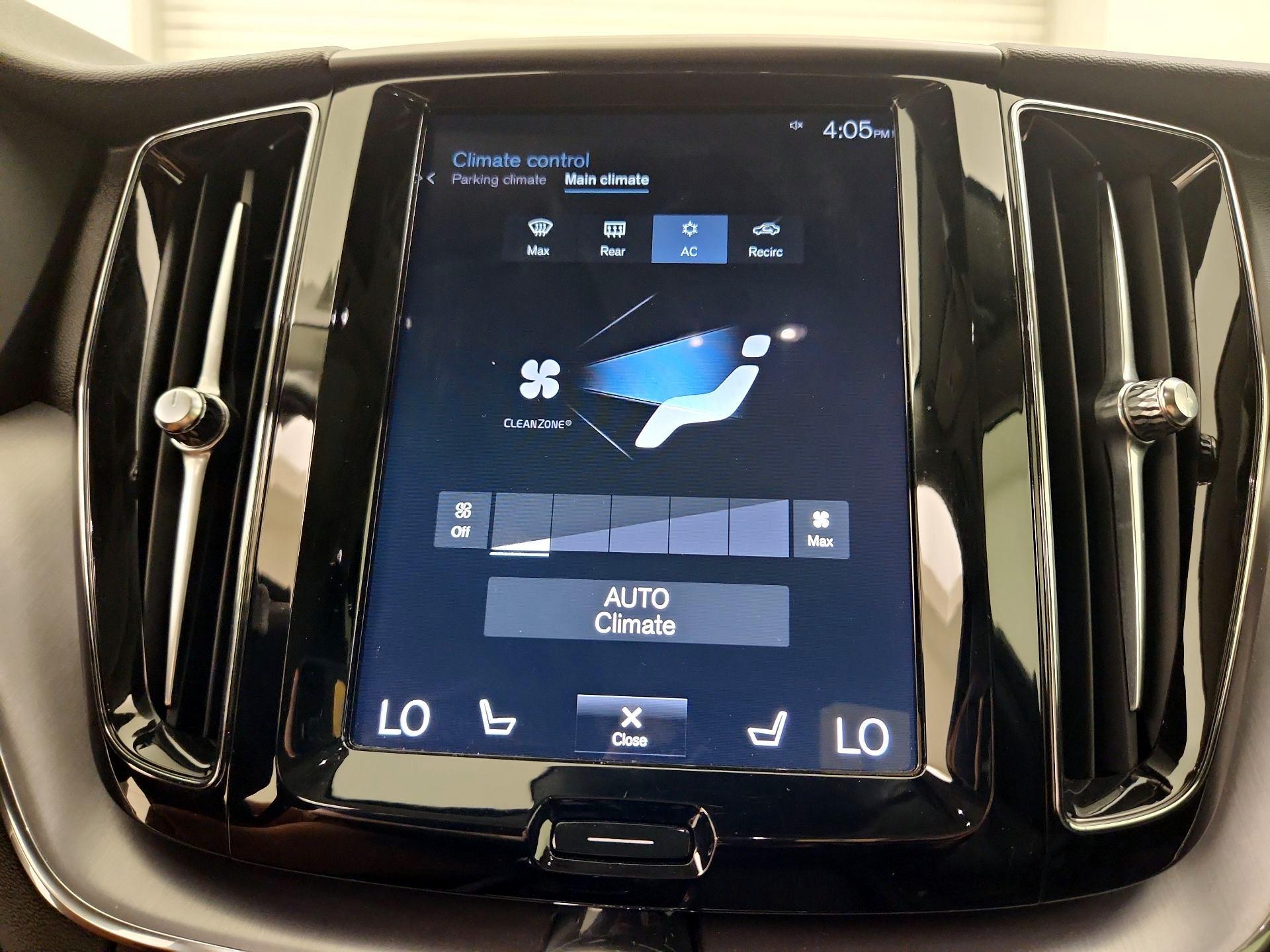 Thumbnail: 2020 Volvo XC60 - 17