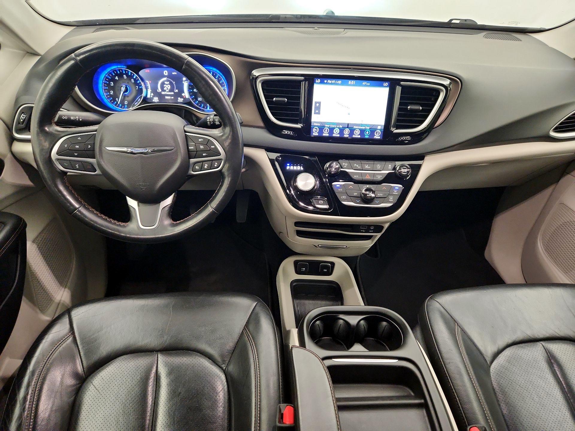 Thumbnail: 2019 Chrysler Pacifica - 9