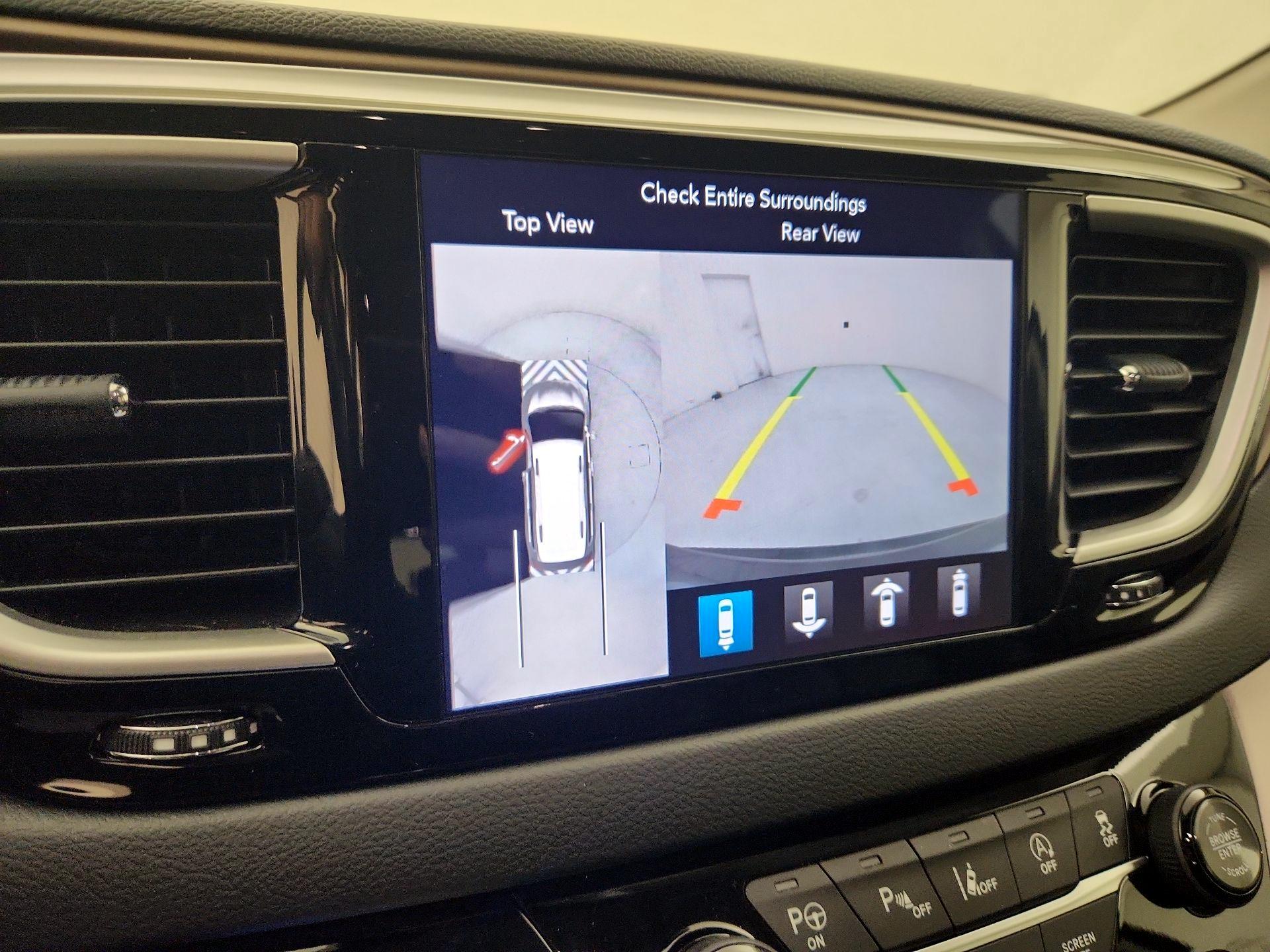 Thumbnail: 2019 Chrysler Pacifica - 15