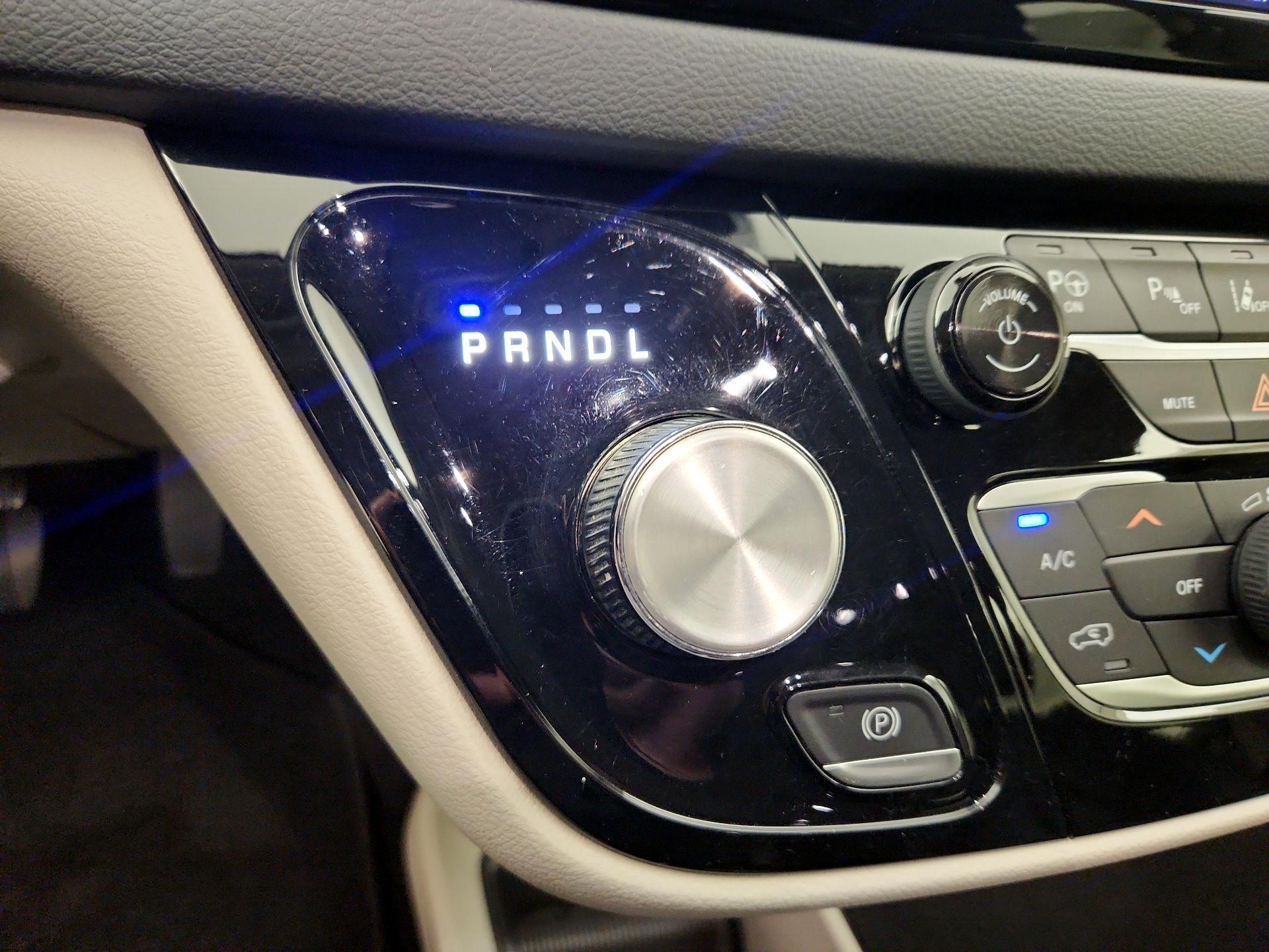 Thumbnail: 2019 Chrysler Pacifica - 18
