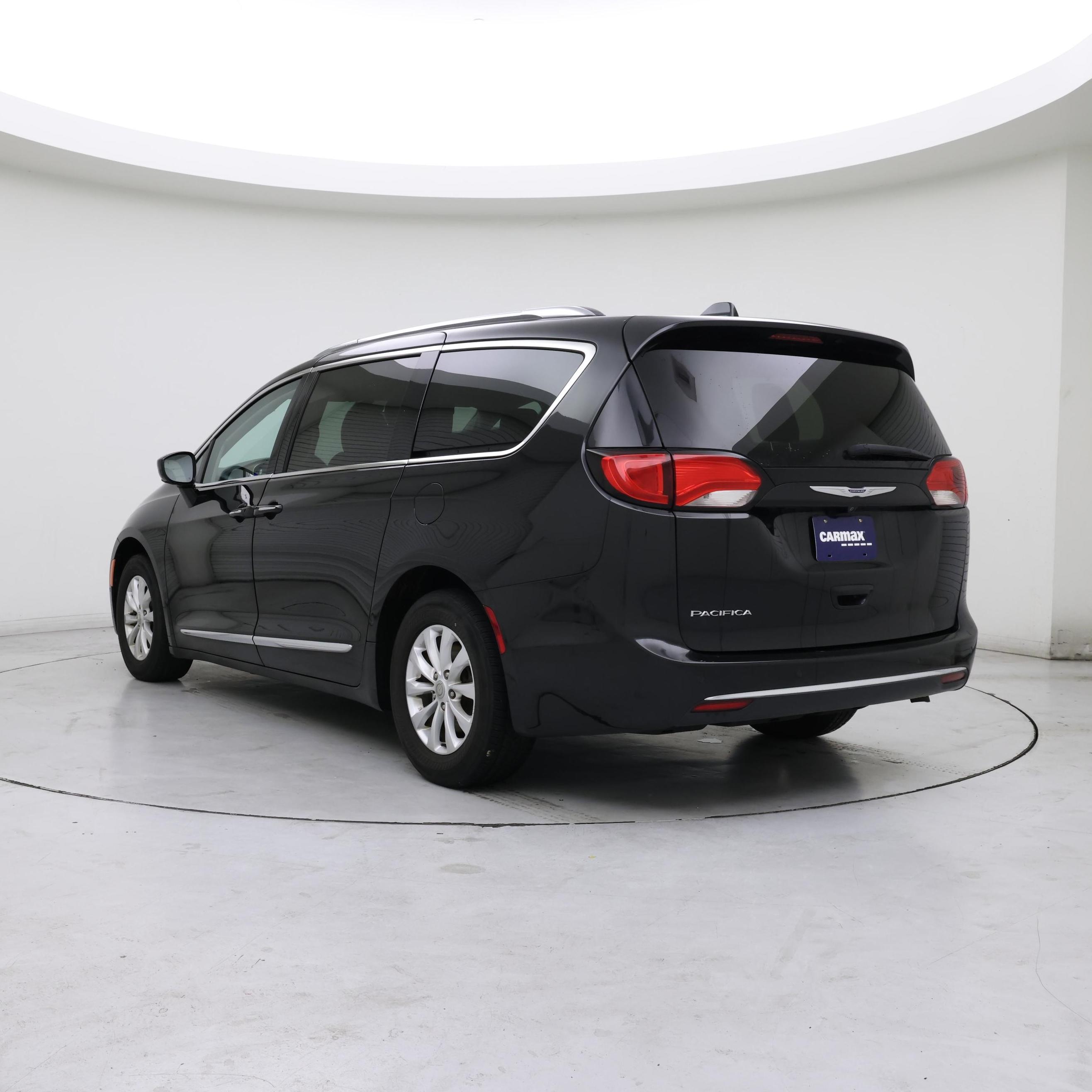 Thumbnail: 2019 Chrysler Pacifica - 2