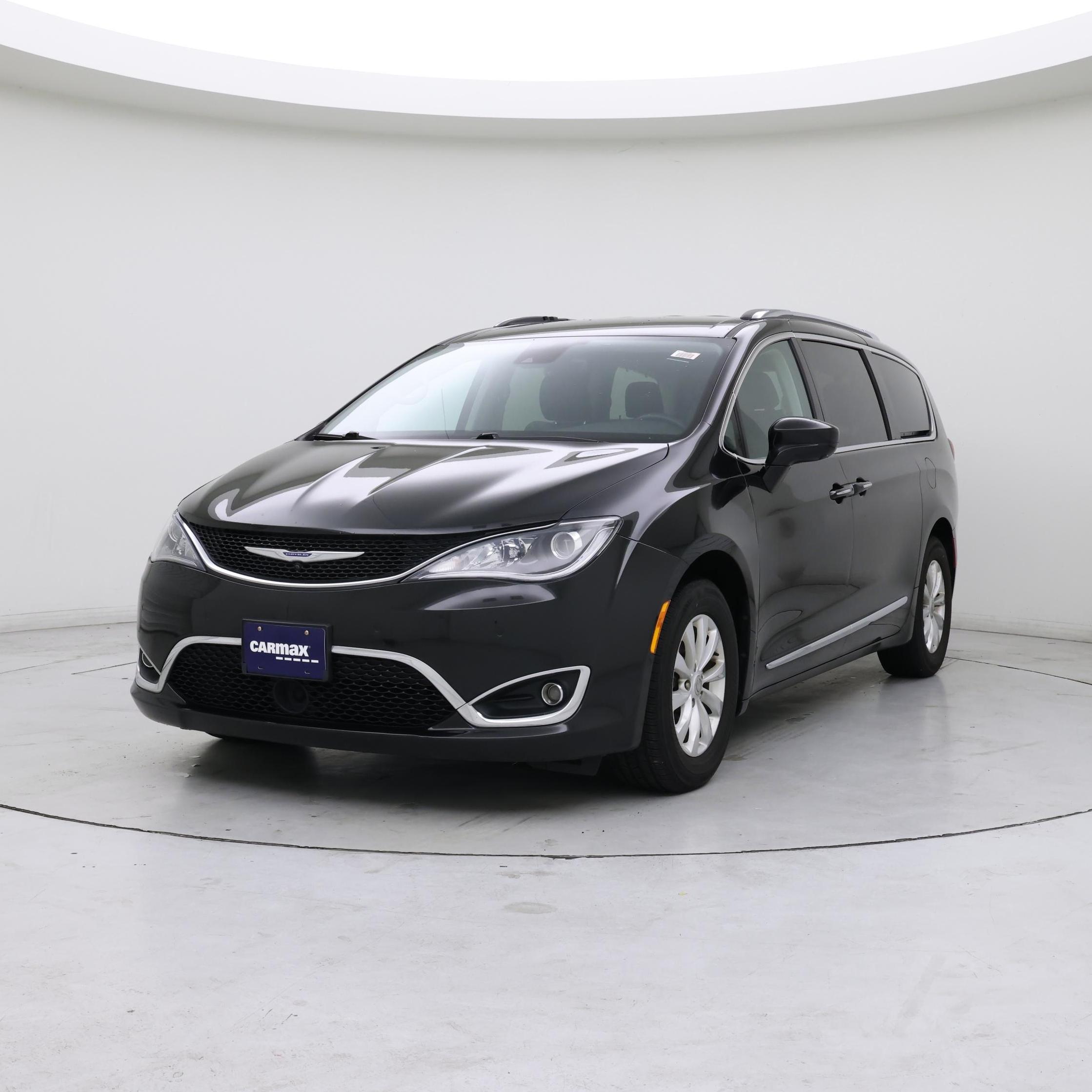 Thumbnail: 2019 Chrysler Pacifica - 4