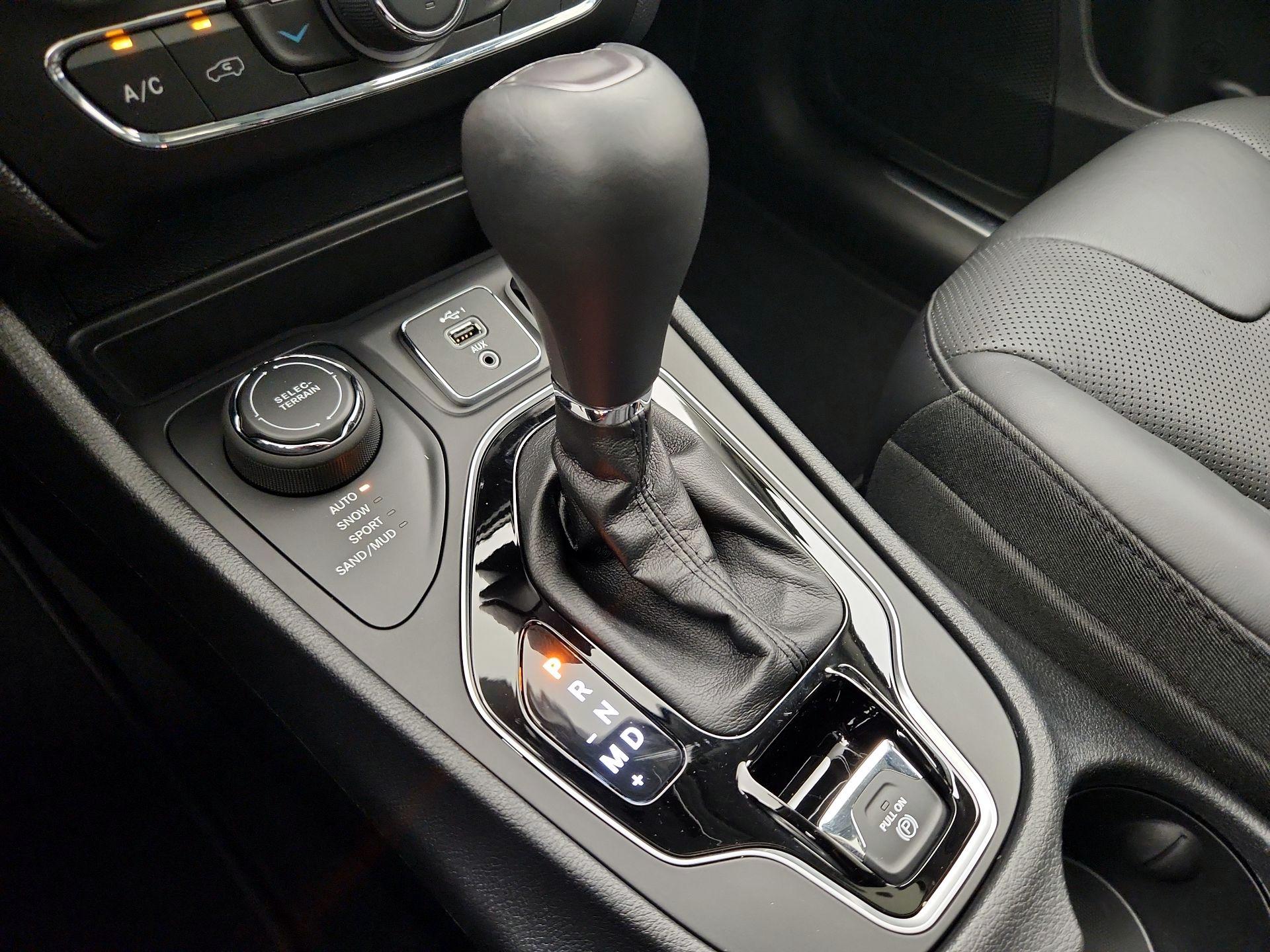 Thumbnail: 2020 Jeep Cherokee - 18