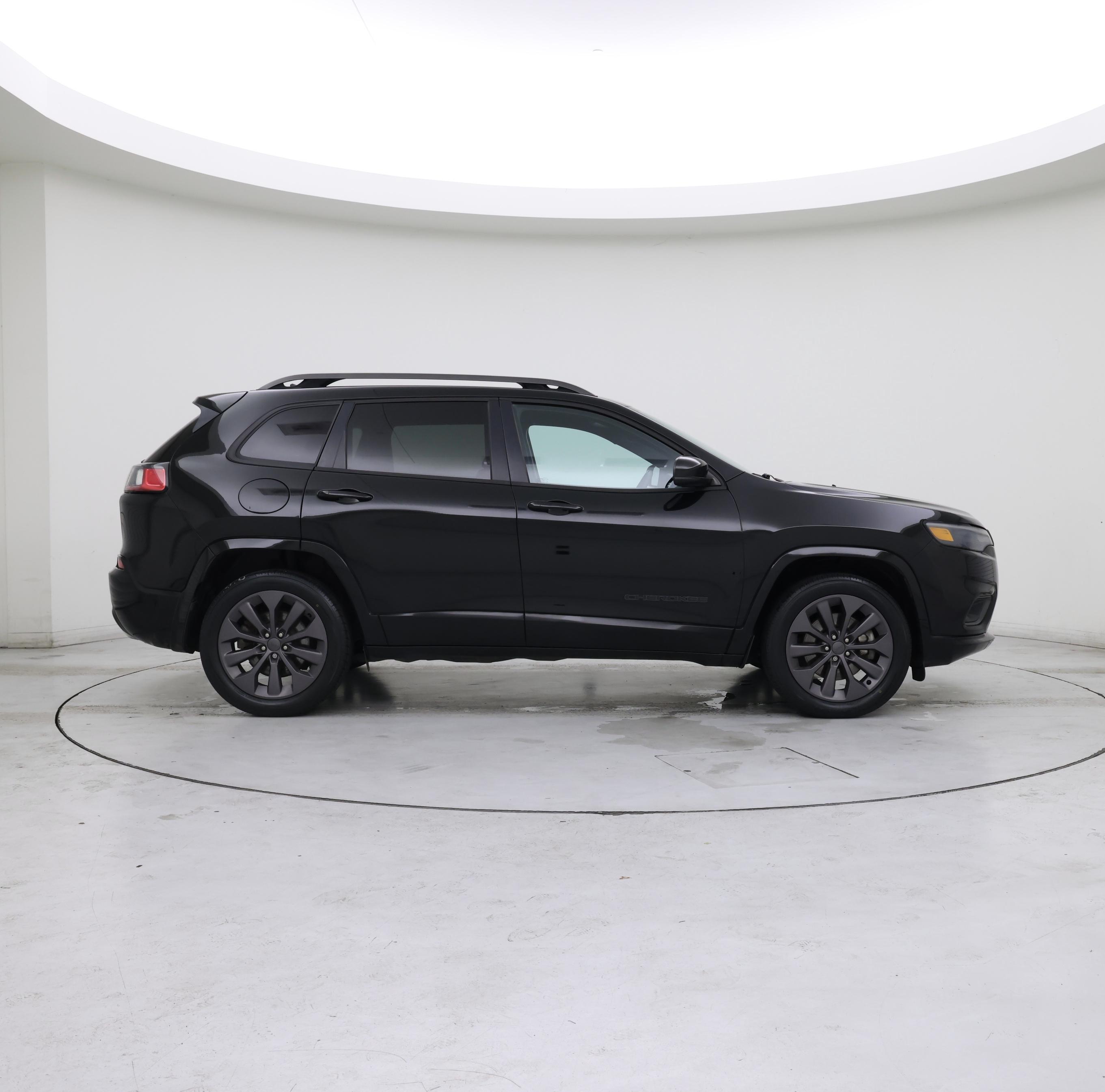 Thumbnail: 2019 Jeep Cherokee - 7