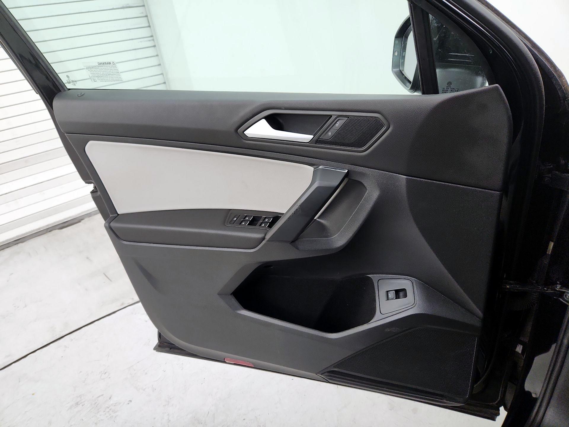 Thumbnail: 2019 Volkswagen Tiguan - 12