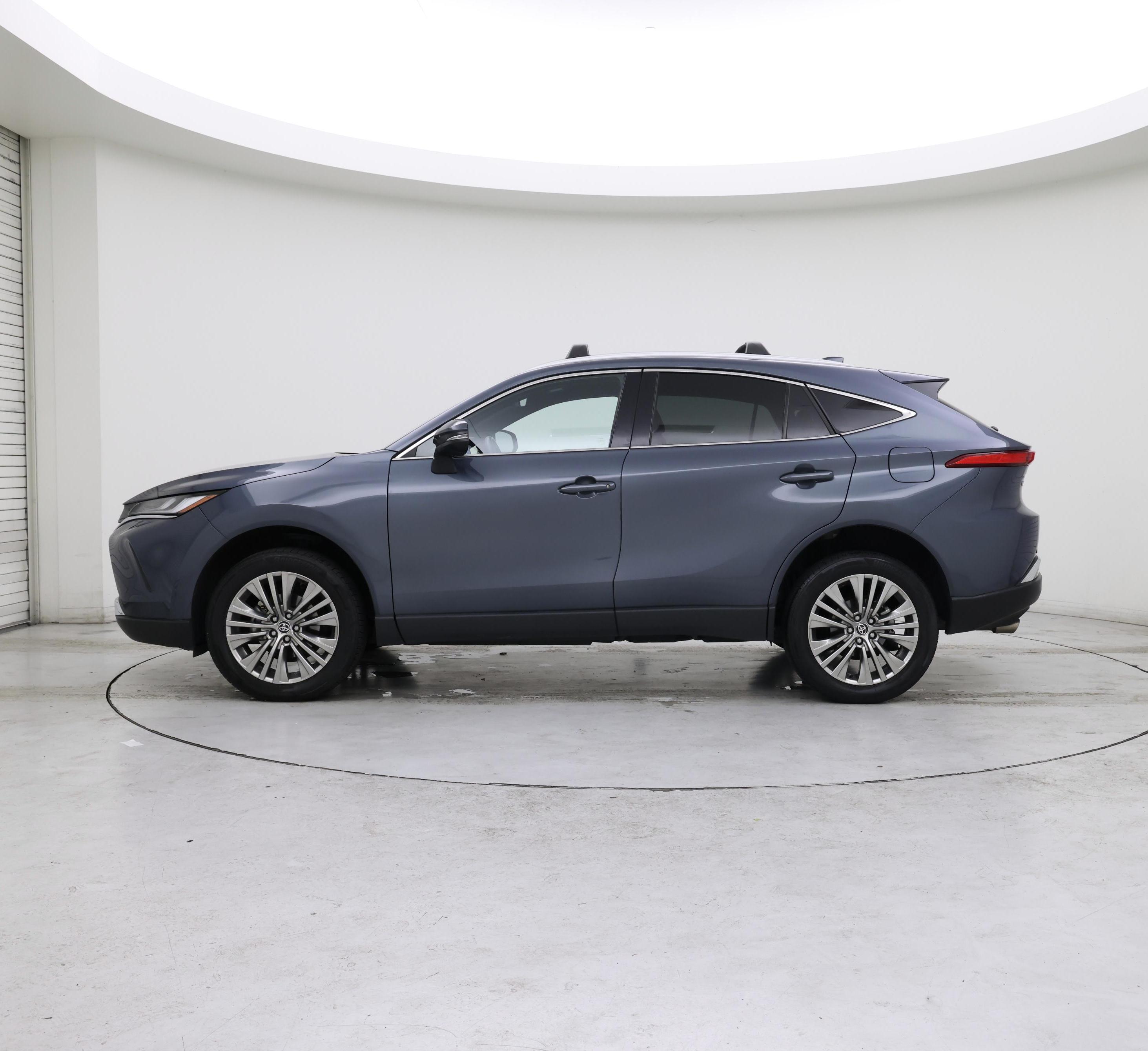 Thumbnail: 2023 Toyota Venza - 3