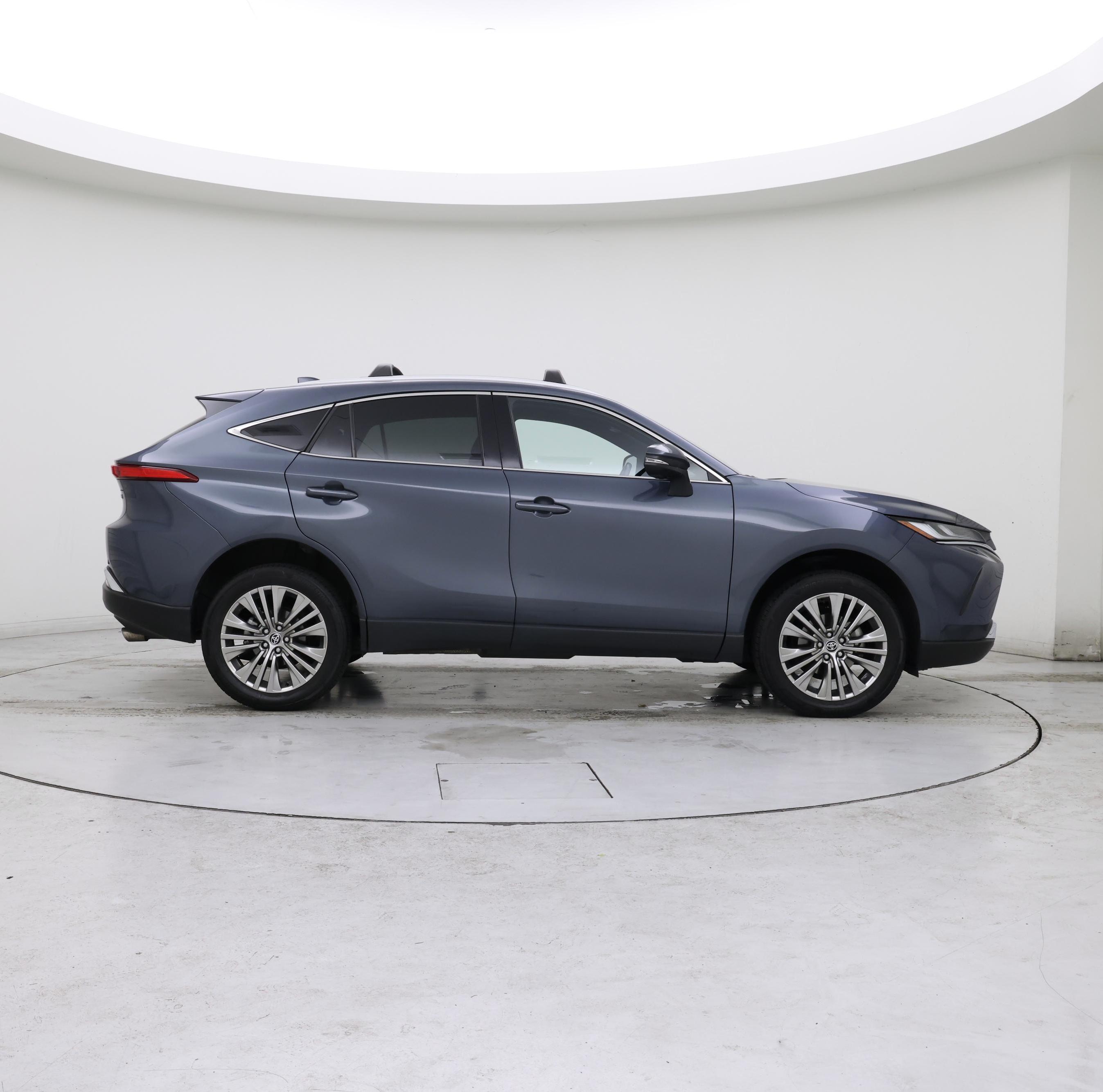 Thumbnail: 2023 Toyota Venza - 7