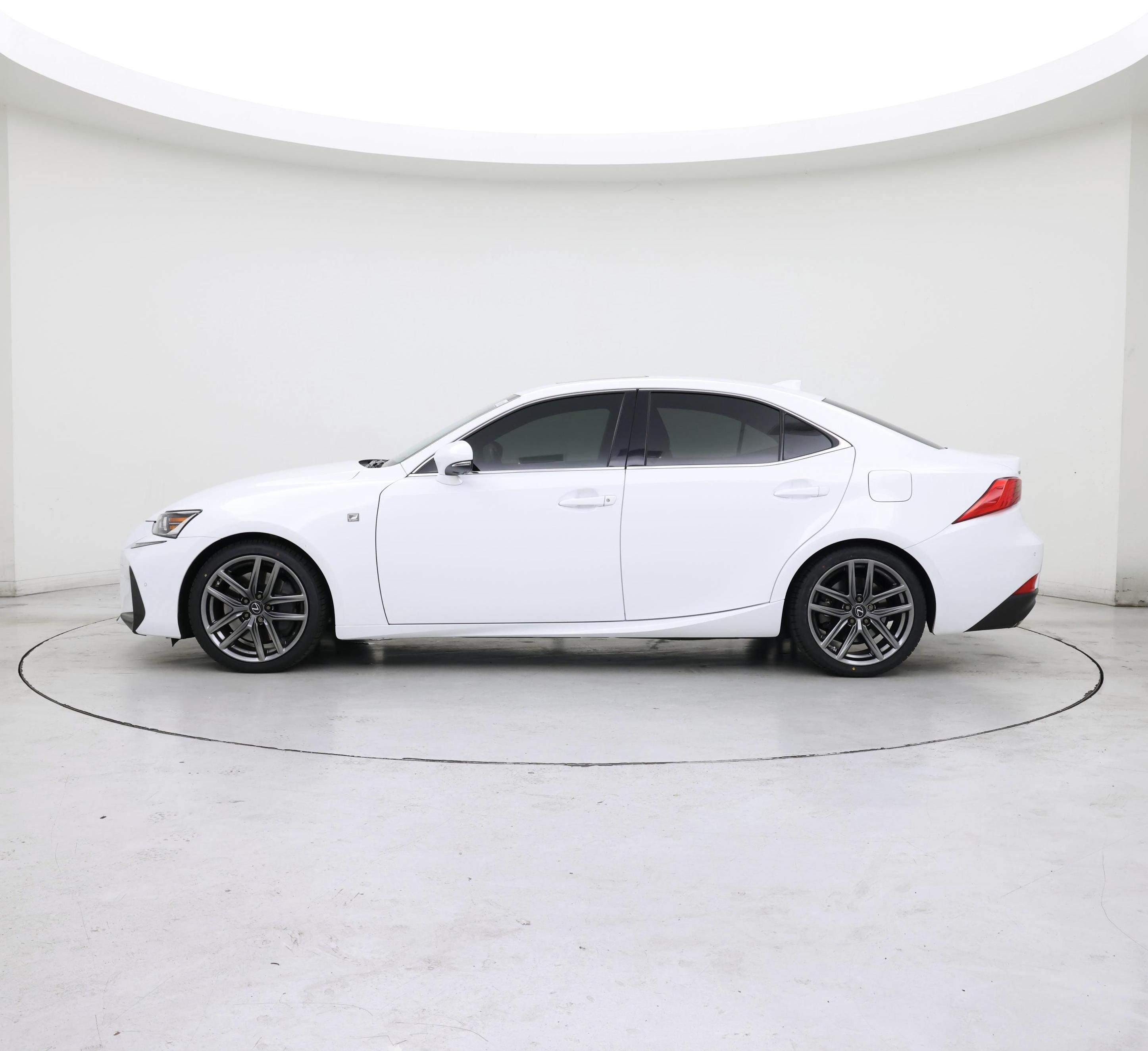 Thumbnail: 2019 Lexus IS - 3