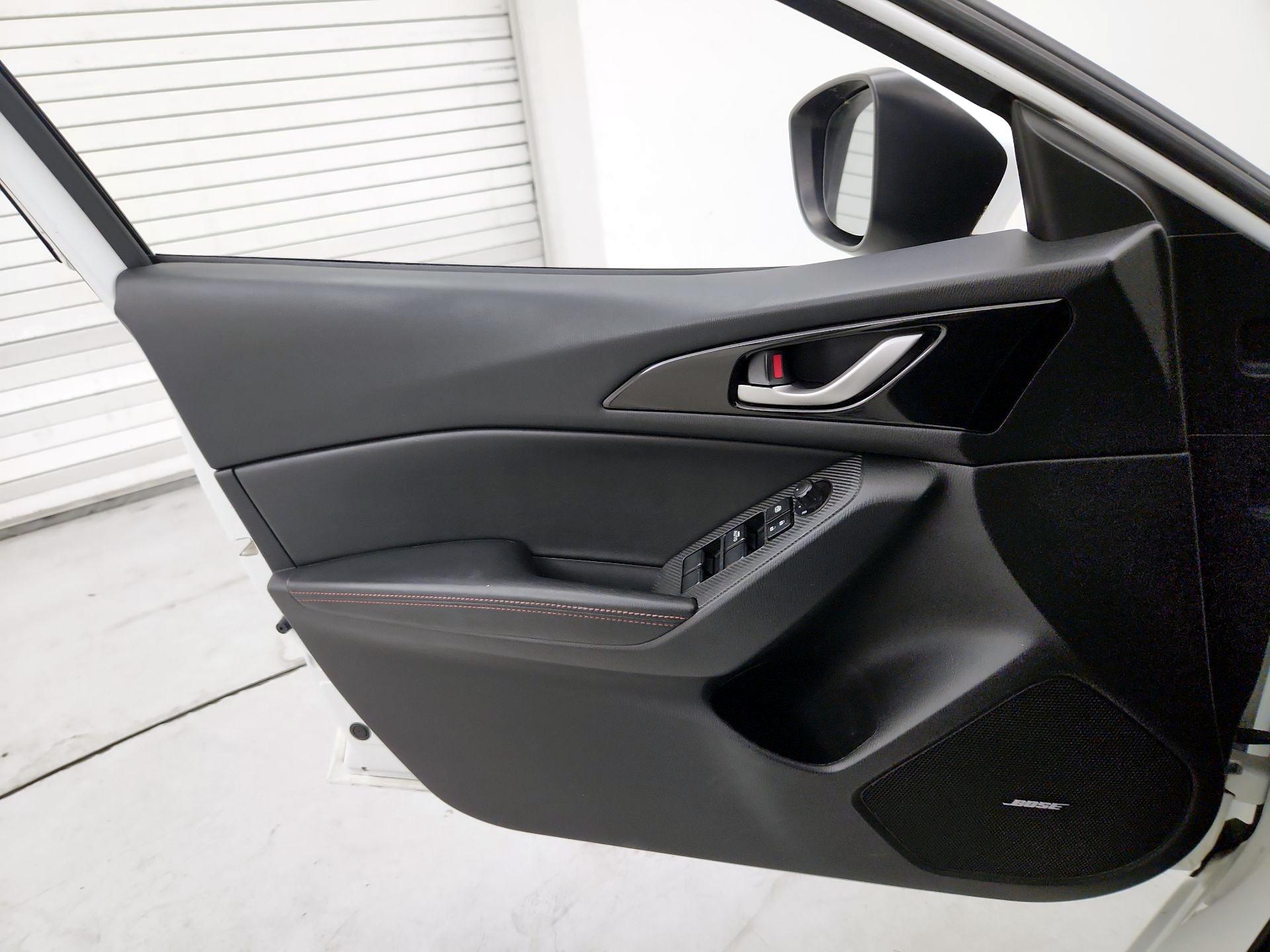 Thumbnail: 2016 Mazda Mazda3 - 12