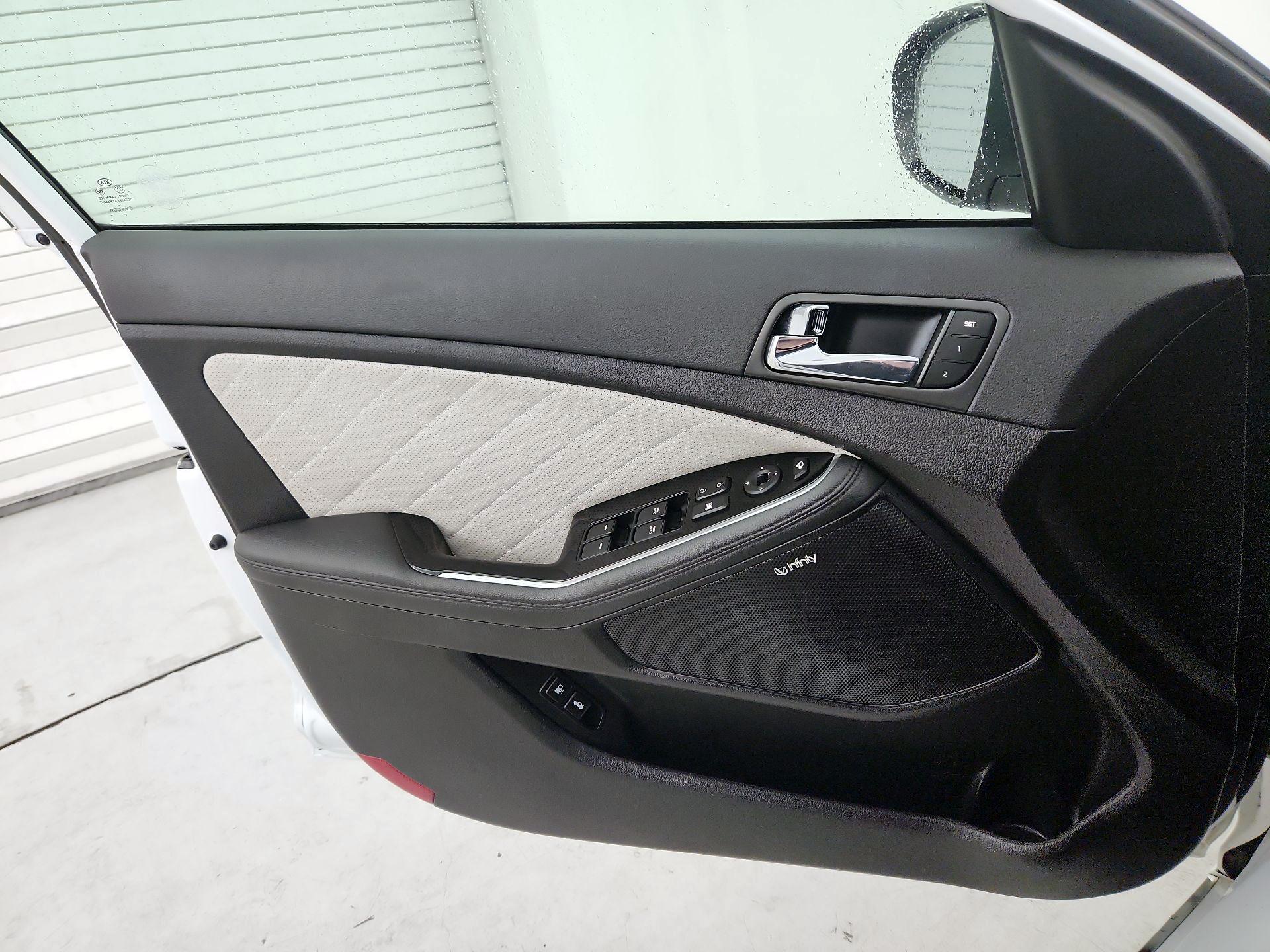Thumbnail: 2015 Kia Optima - 12