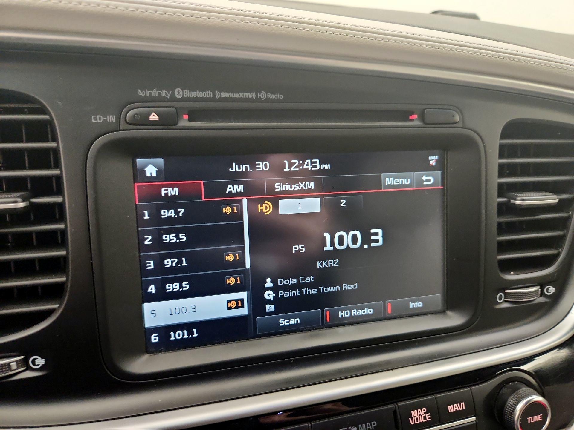 Thumbnail: 2015 Kia Optima - 16