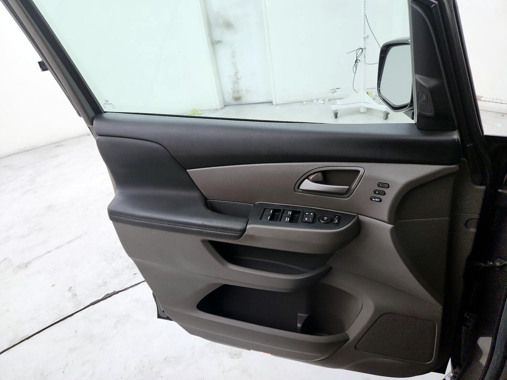 Thumbnail: 2013 Honda Odyssey - 12